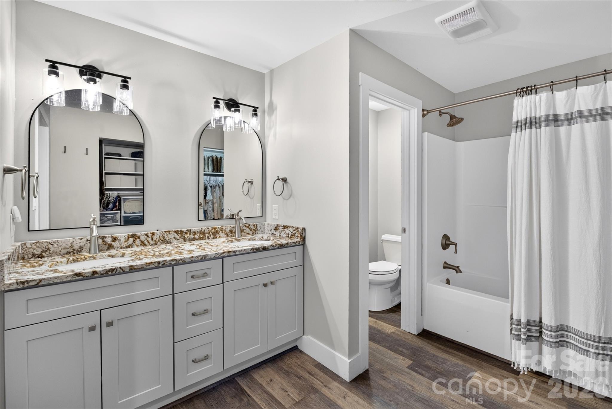 200 Whispering Hills Drive Property Photo 25