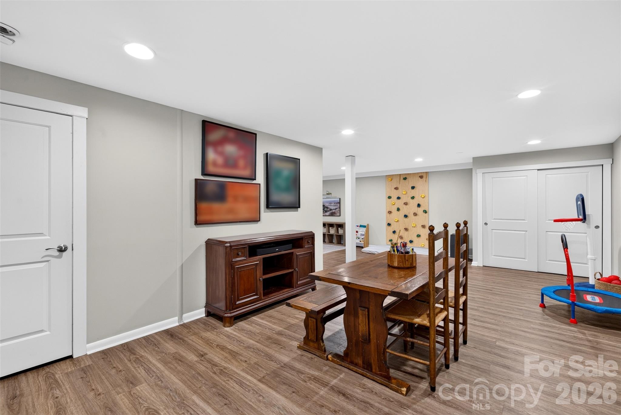 200 Whispering Hills Drive Property Photo 38
