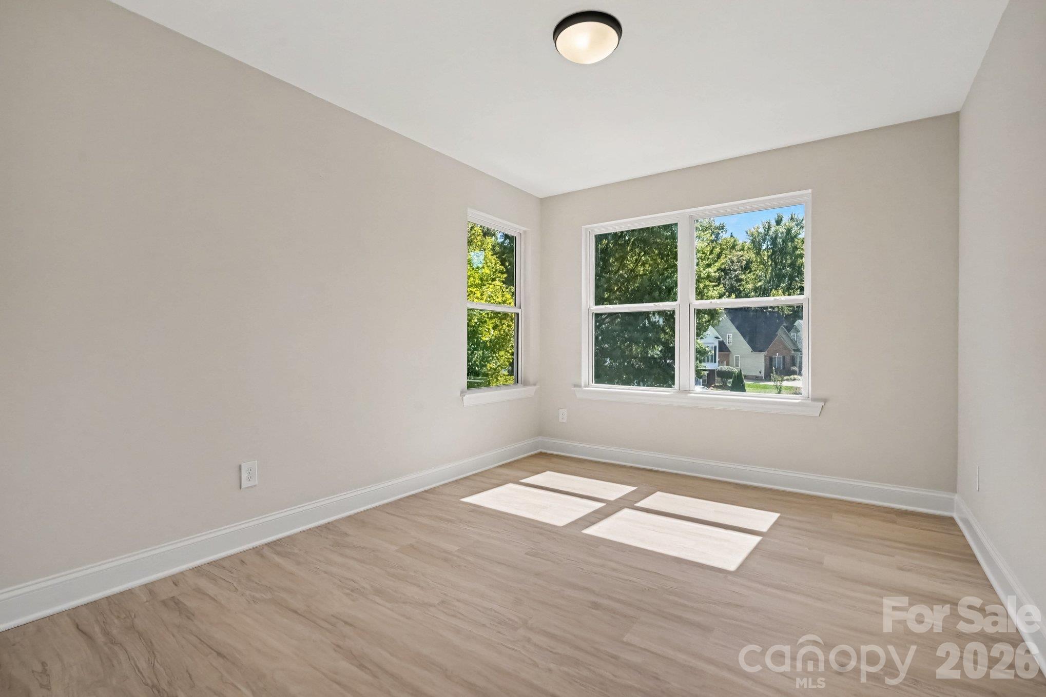 2100 Congress Court Property Photo 18