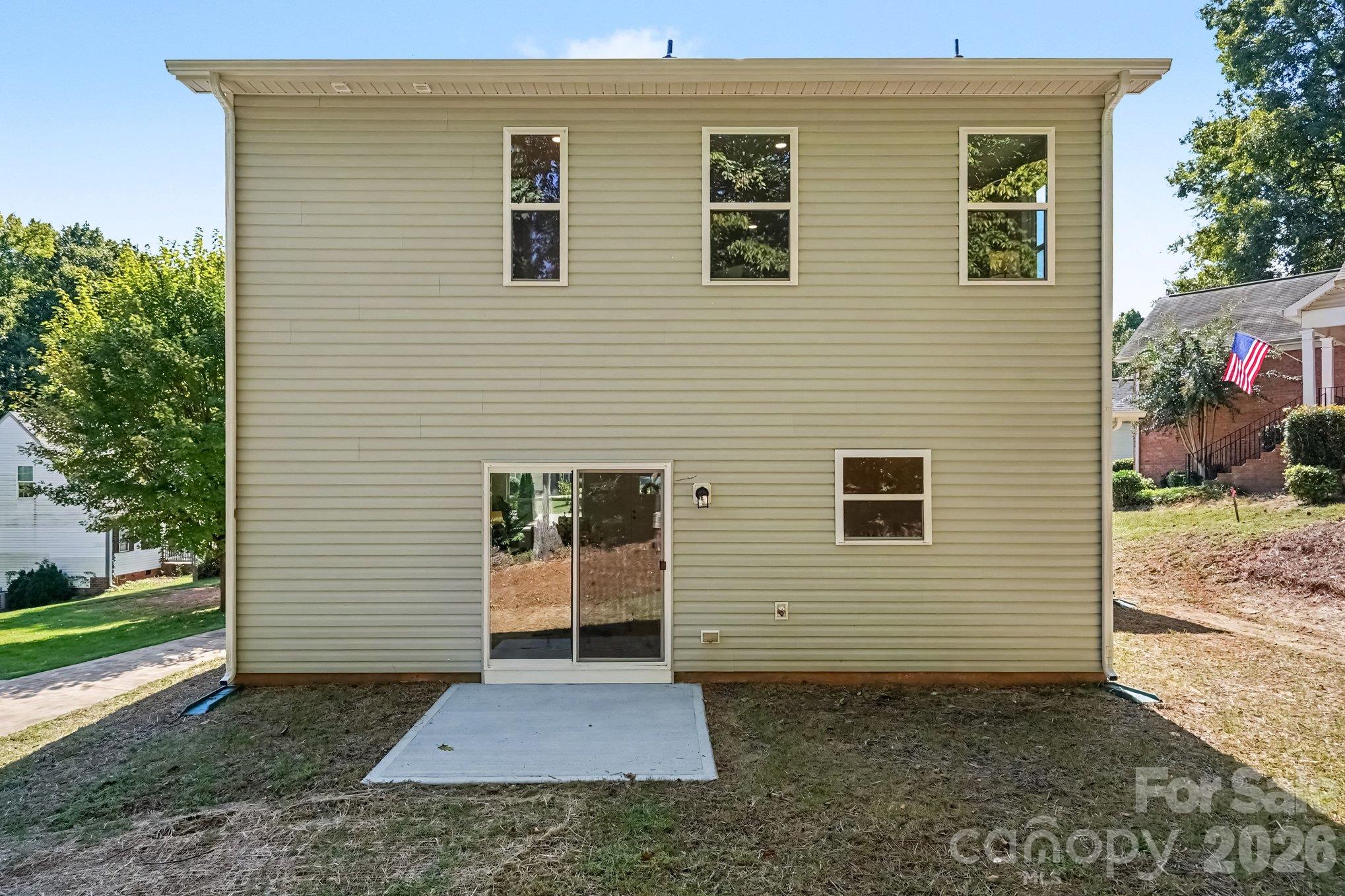 2100 Congress Court Property Photo 24