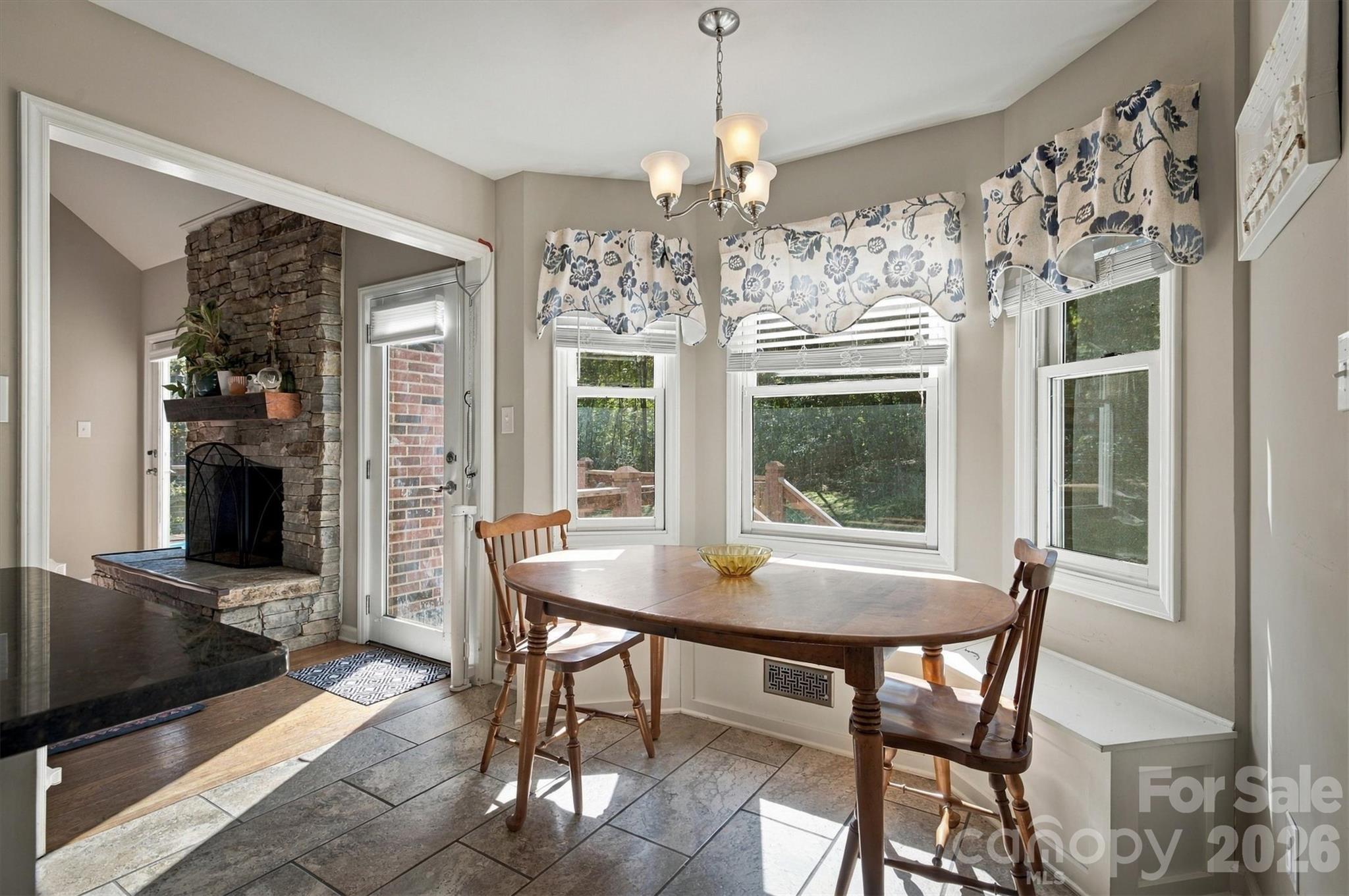 2759 Country Meadows Lane Property Photo 8