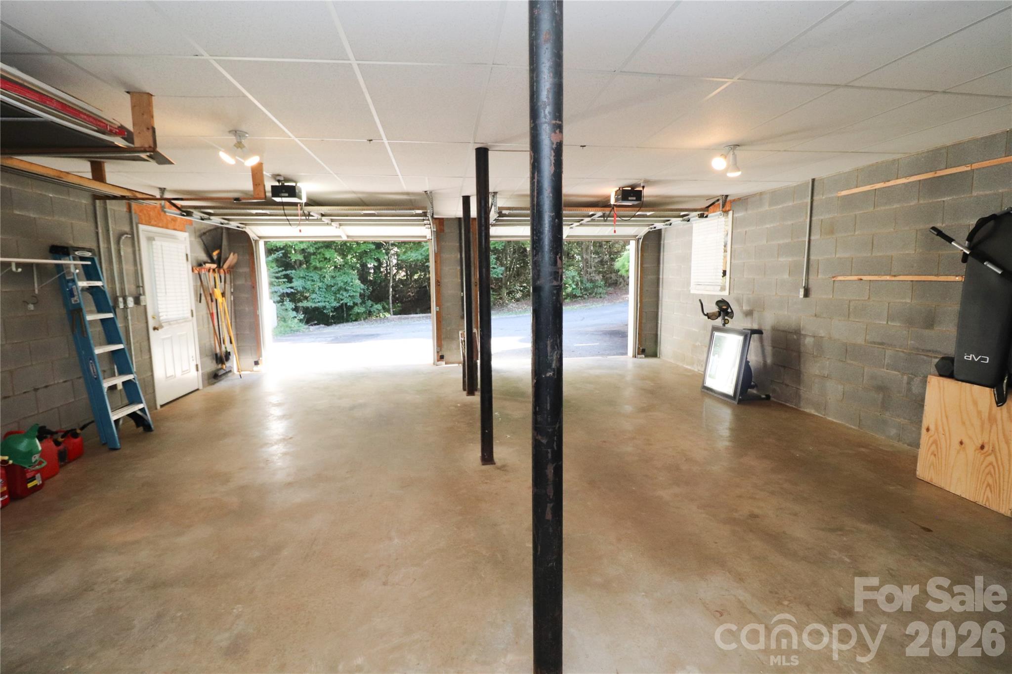 1896 Timber Trace Property Photo 34