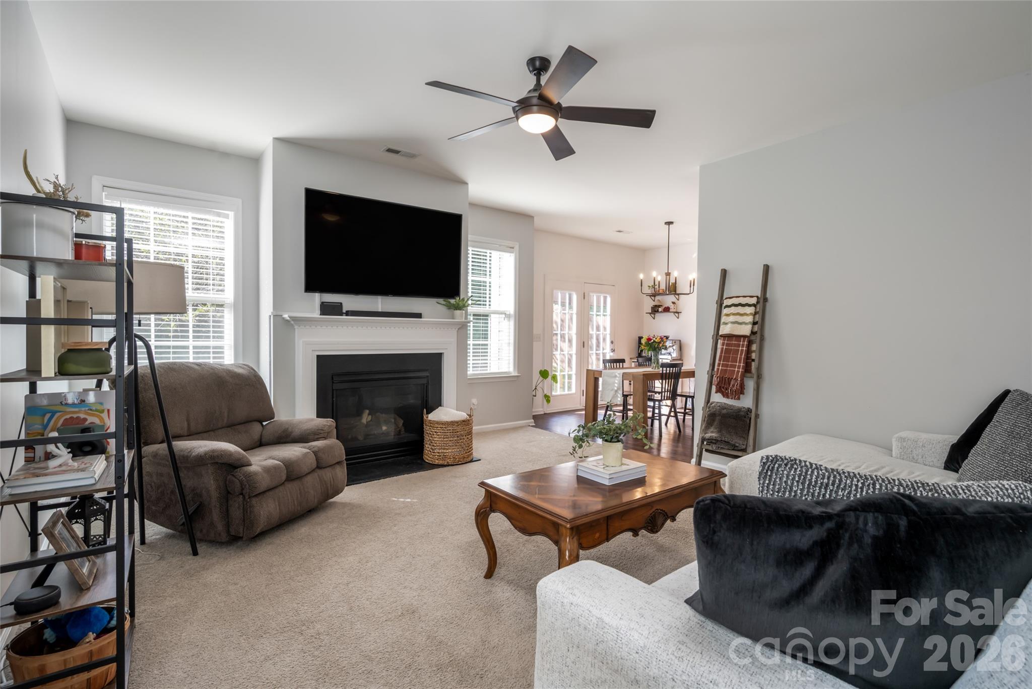 34 Manderley Way Property Photo 5