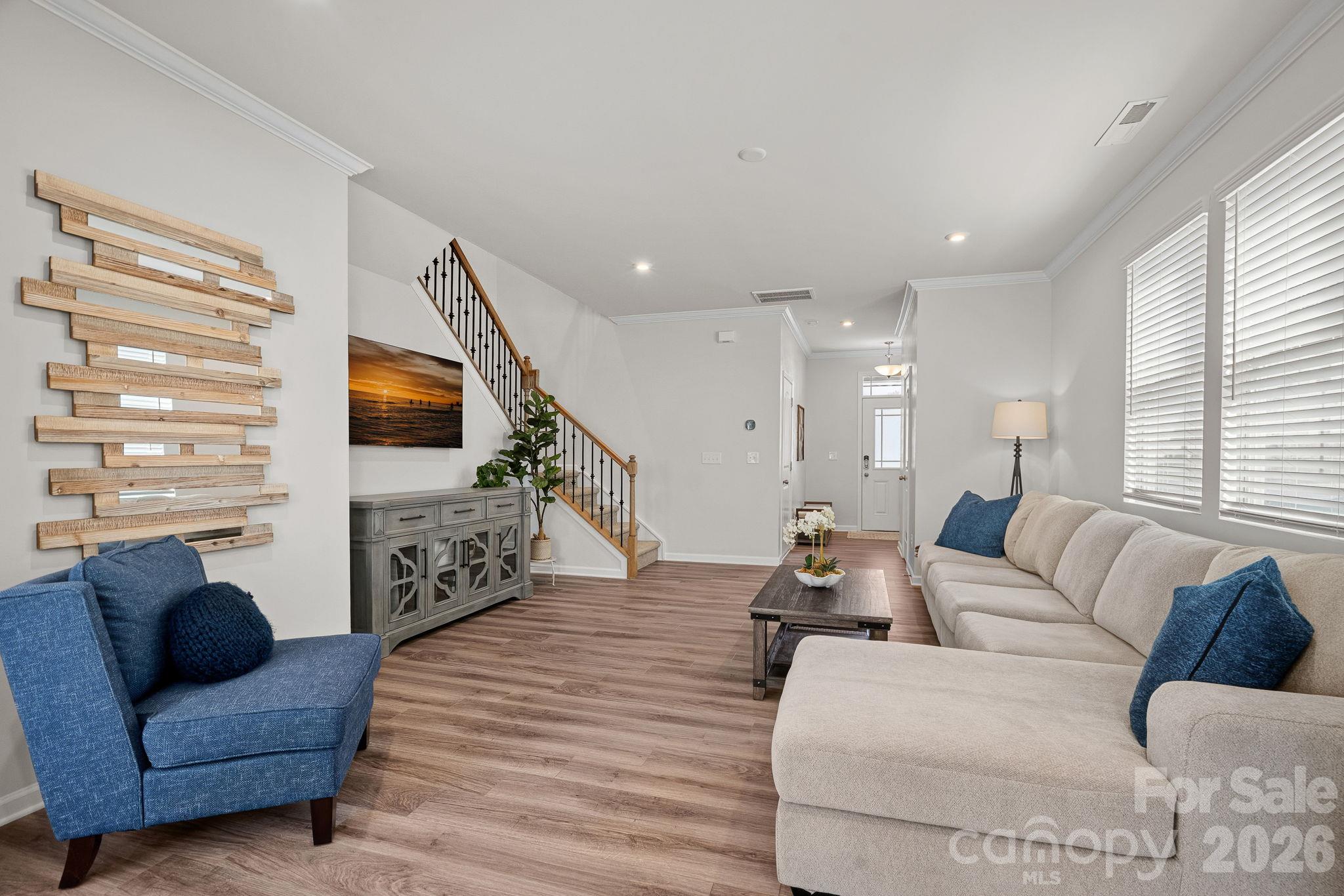 18048 Pear Hawthorne Drive Property Photo 4