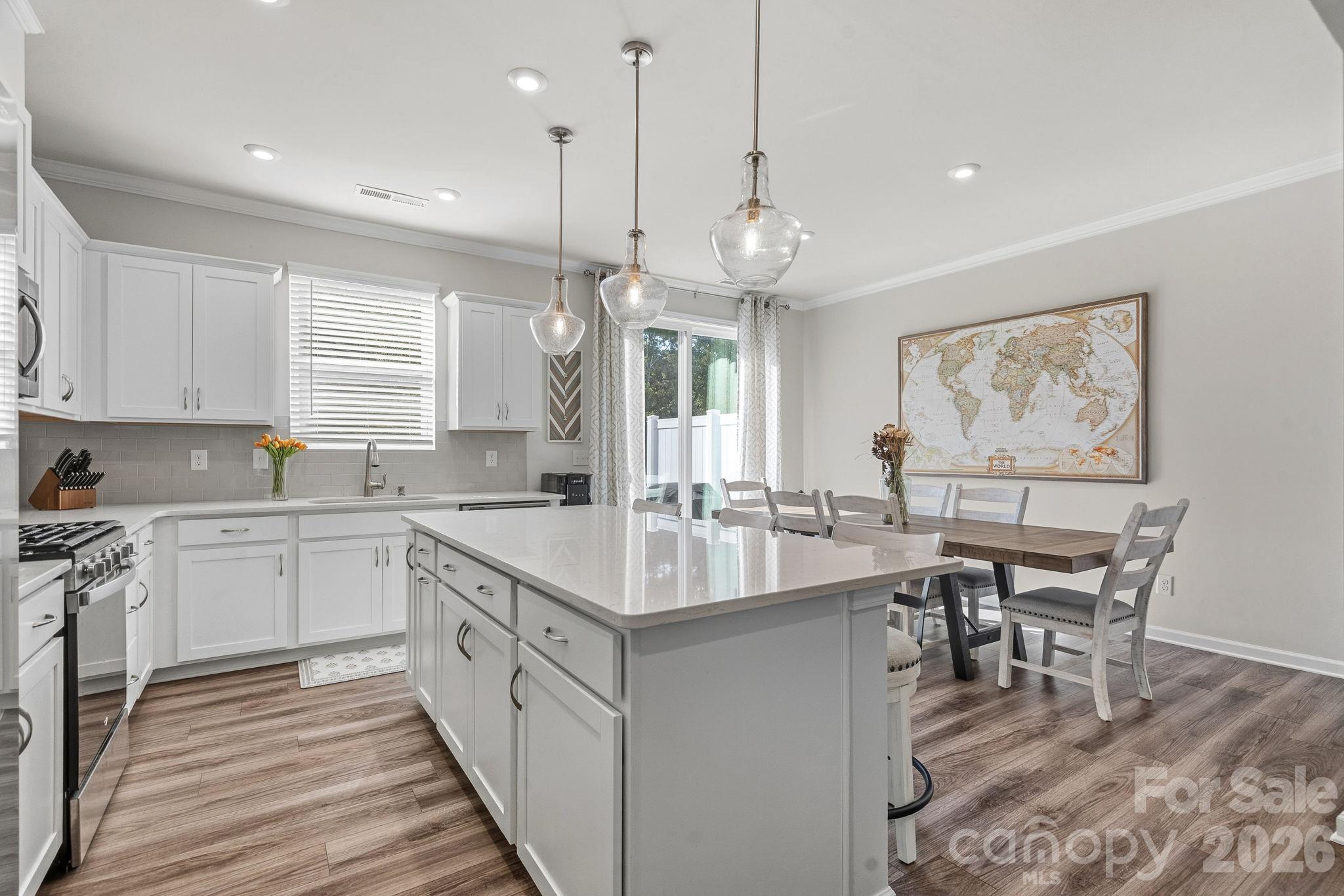 18048 Pear Hawthorne Drive Property Photo 8