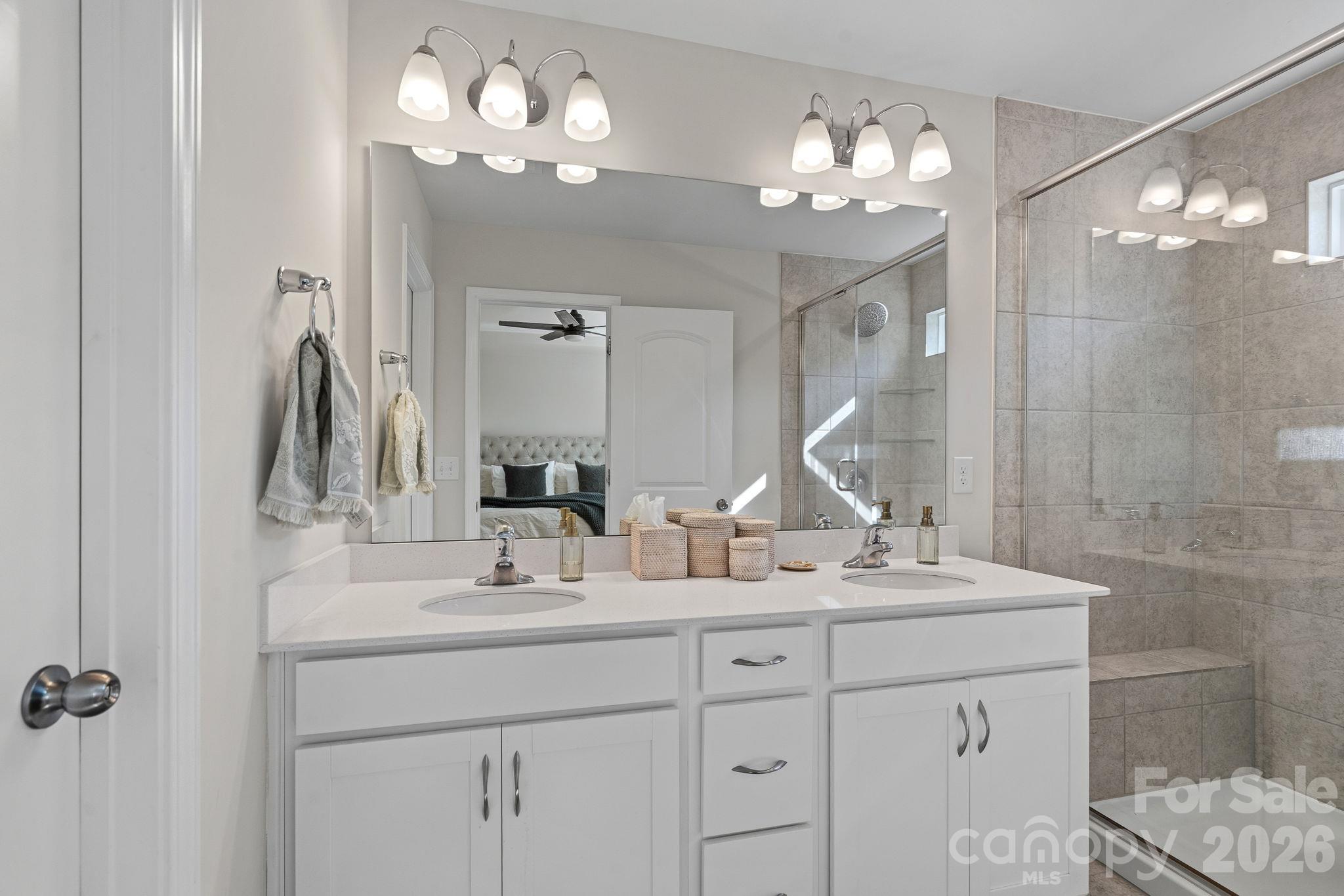 18048 Pear Hawthorne Drive Property Photo 14