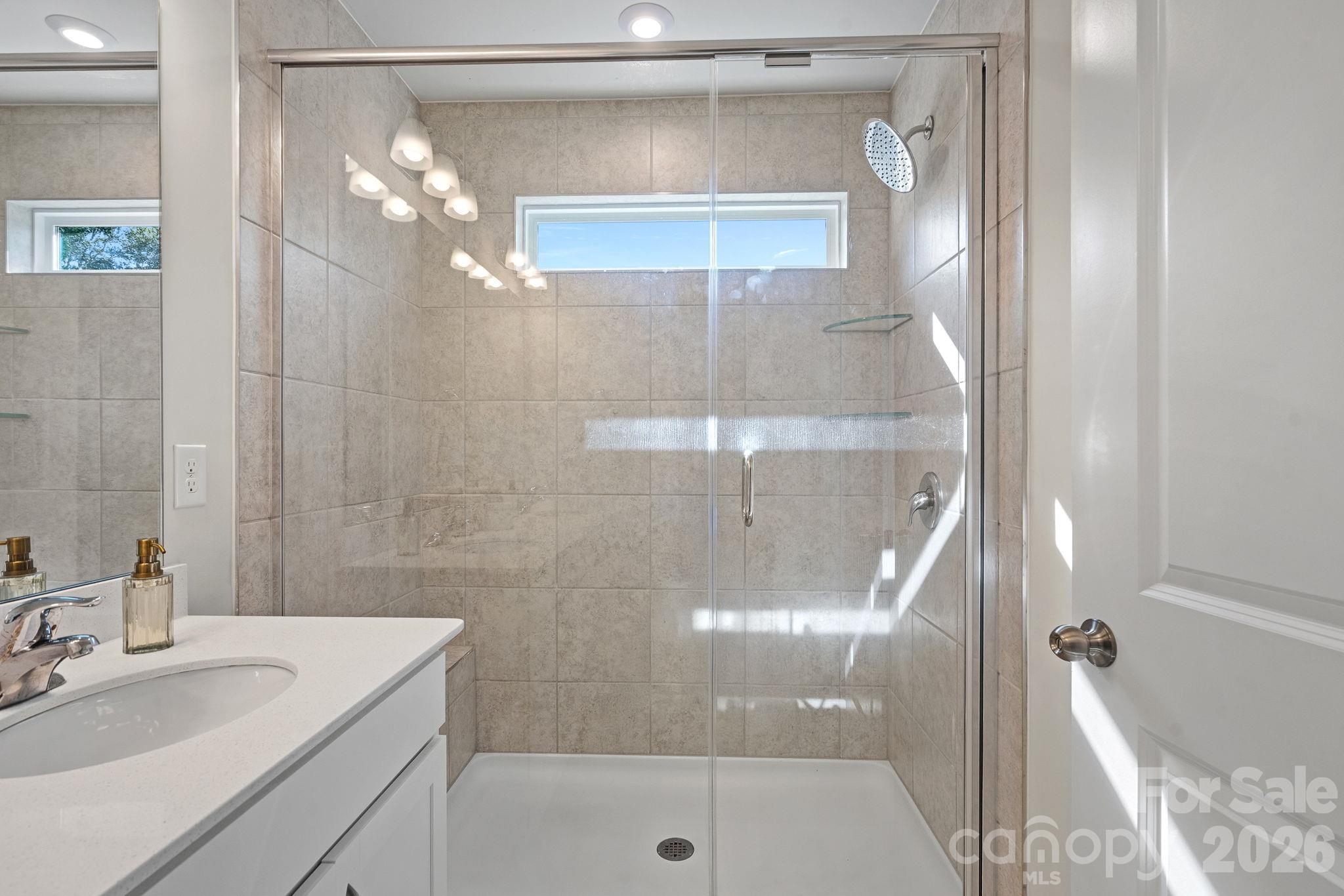 18048 Pear Hawthorne Drive Property Photo 15