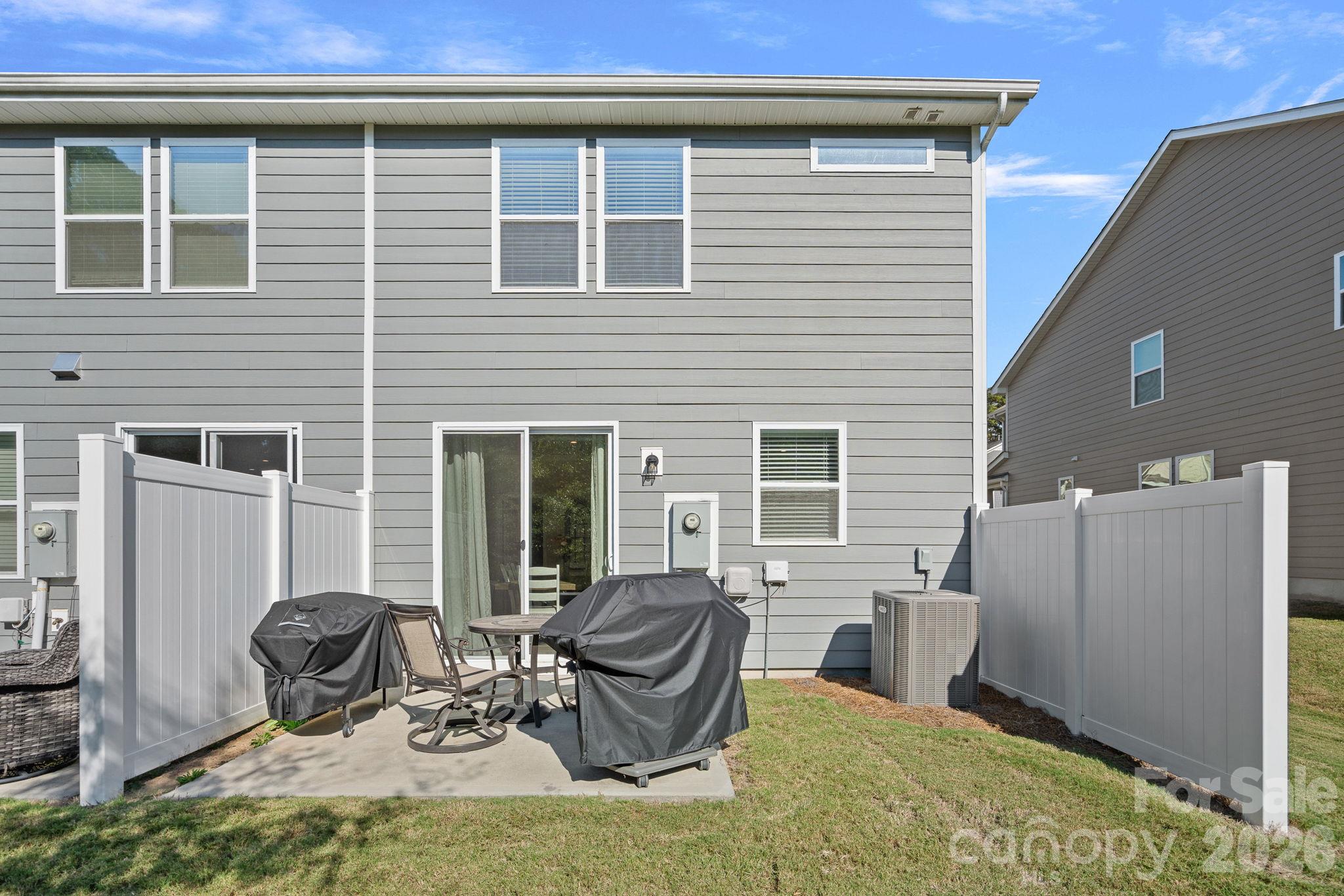 18048 Pear Hawthorne Drive Property Photo 24