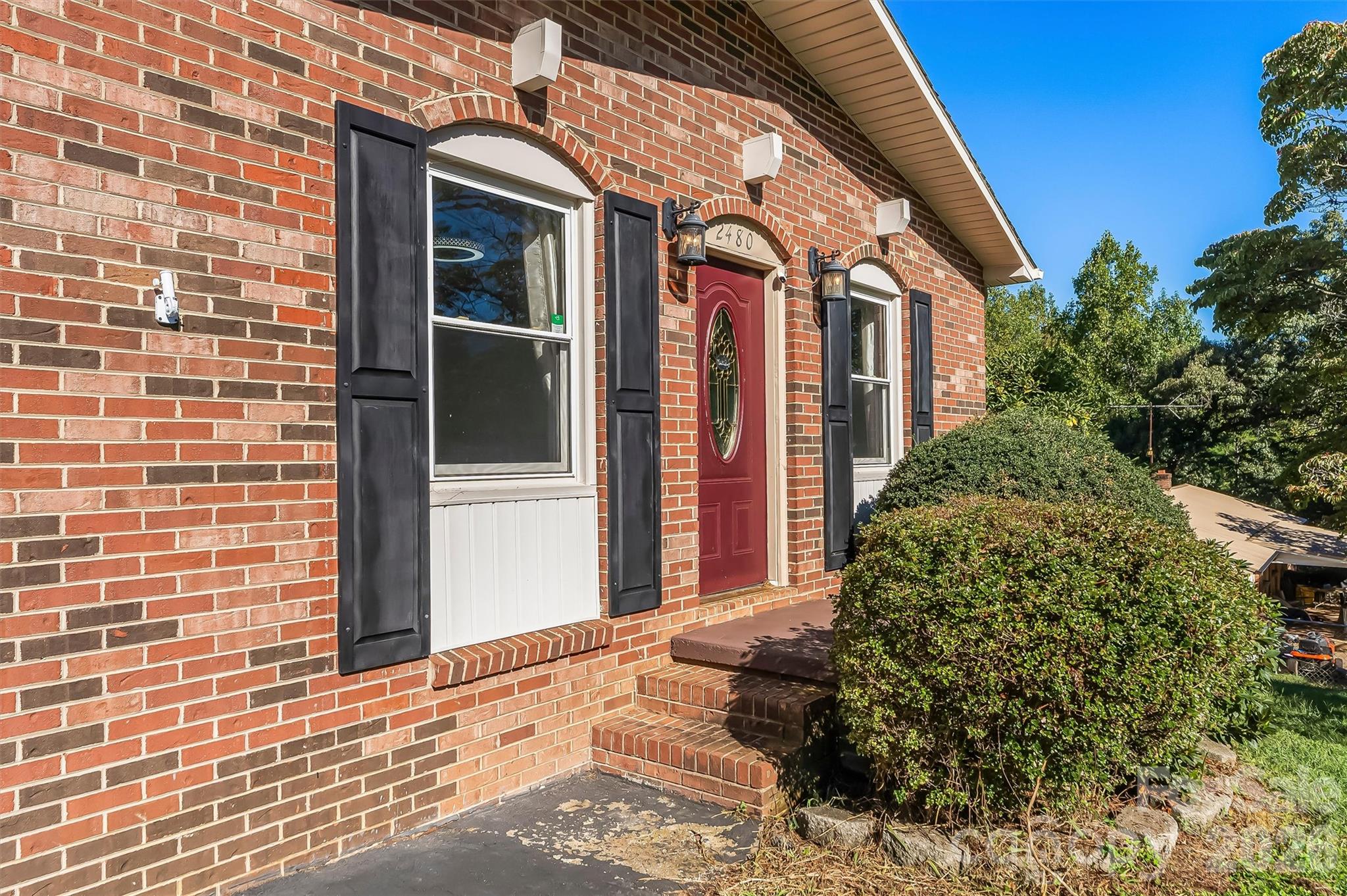 2480 Raintree Street Property Photo 4