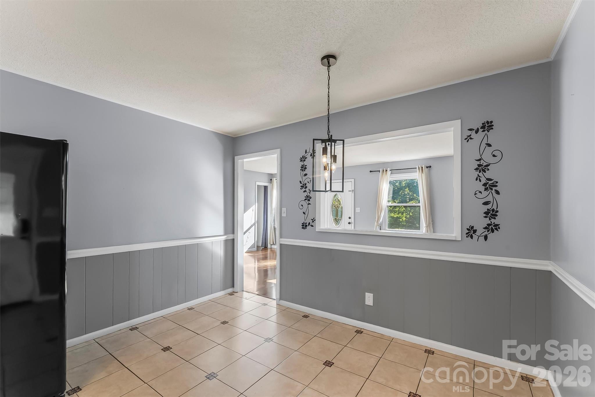 2480 Raintree Street Property Photo 7