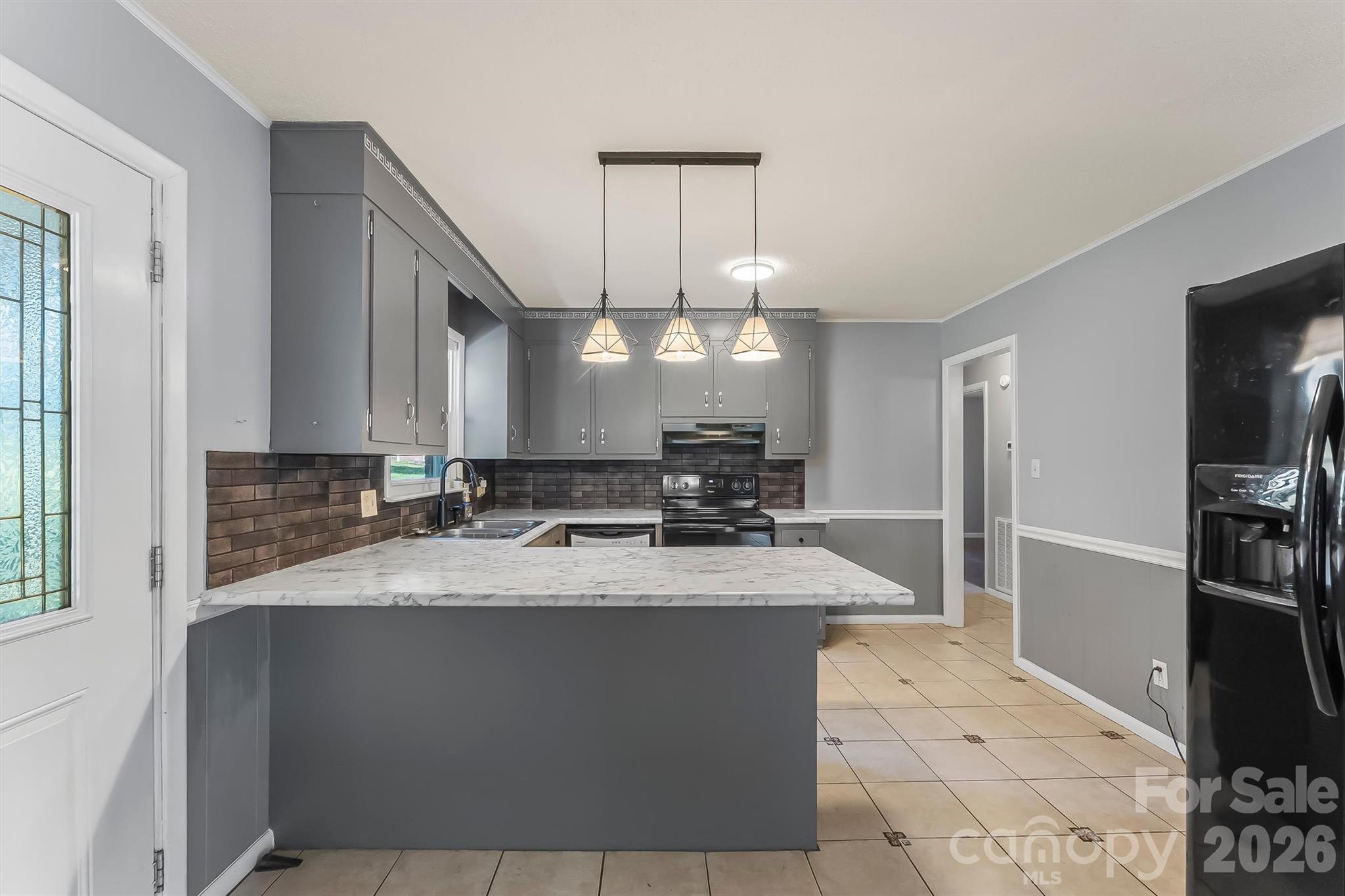 2480 Raintree Street Property Photo 8