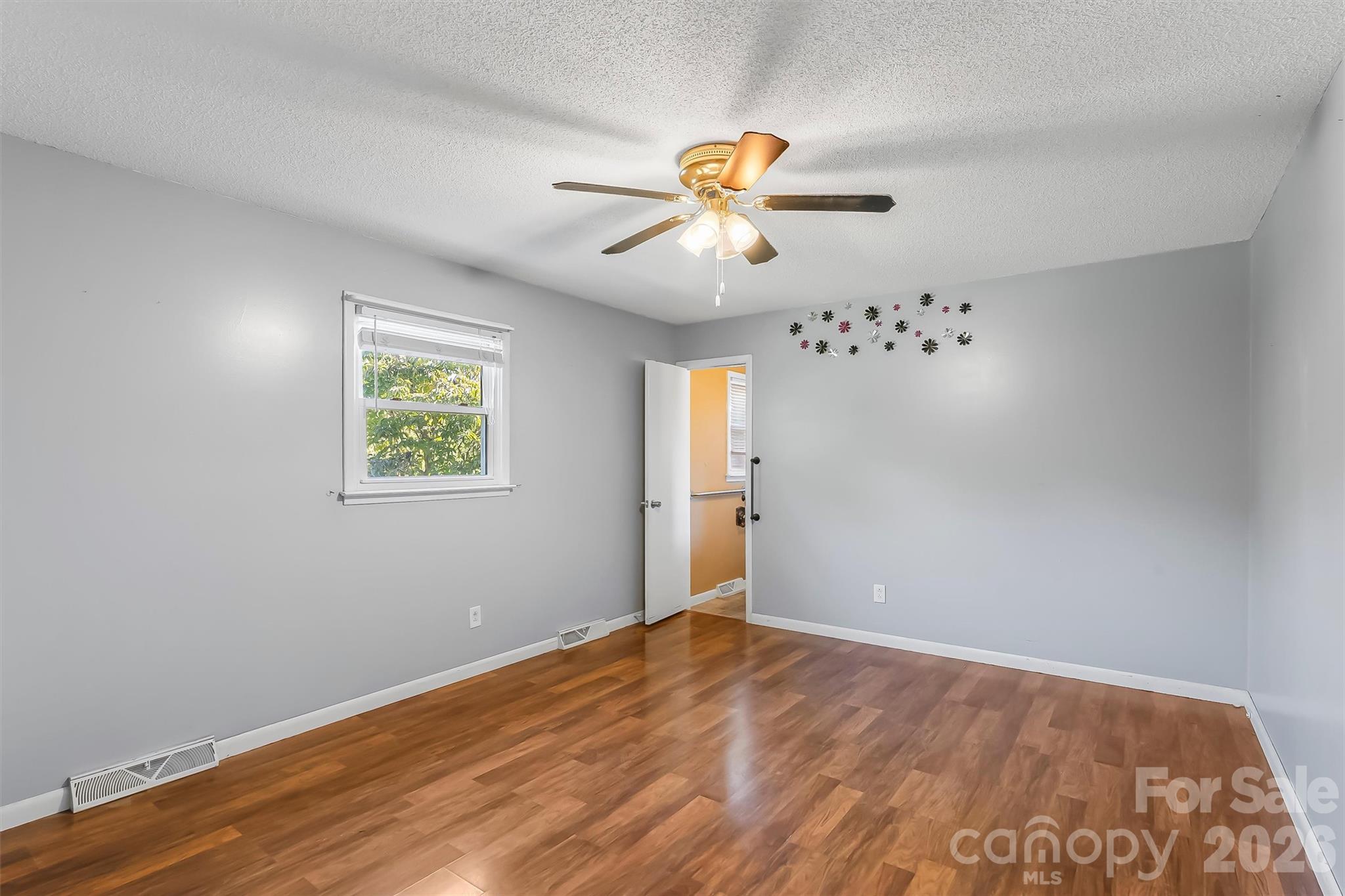 2480 Raintree Street Property Photo 12