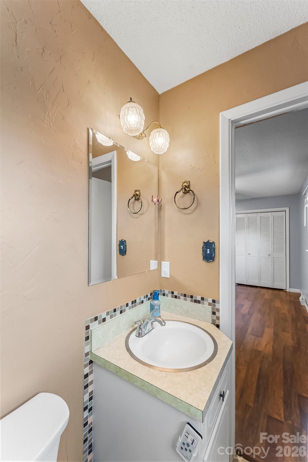 2480 Raintree Street Property Photo 14