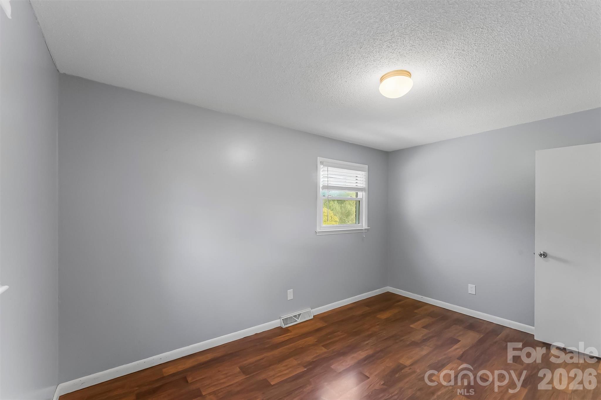 2480 Raintree Street Property Photo 16