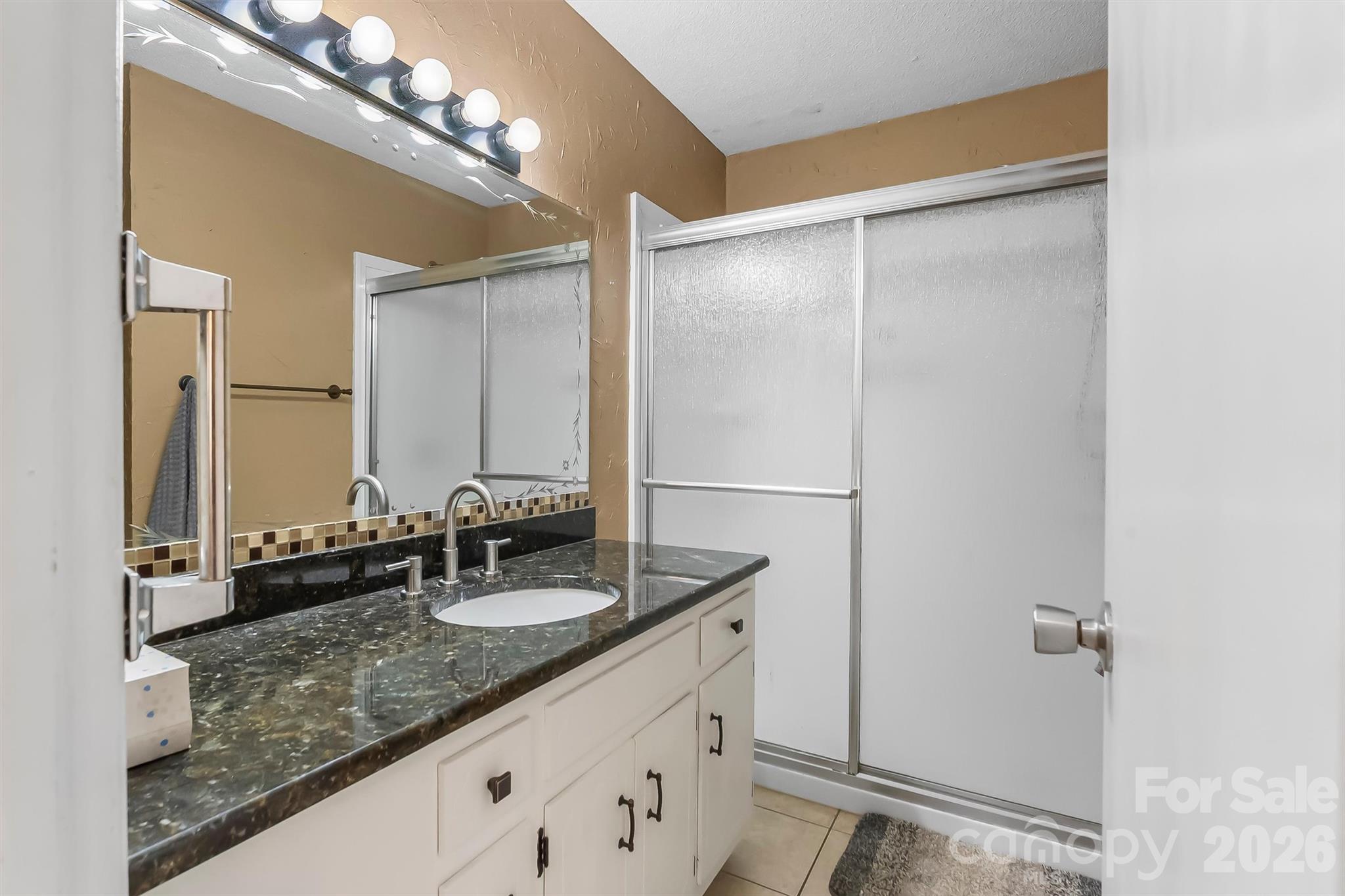 2480 Raintree Street Property Photo 17