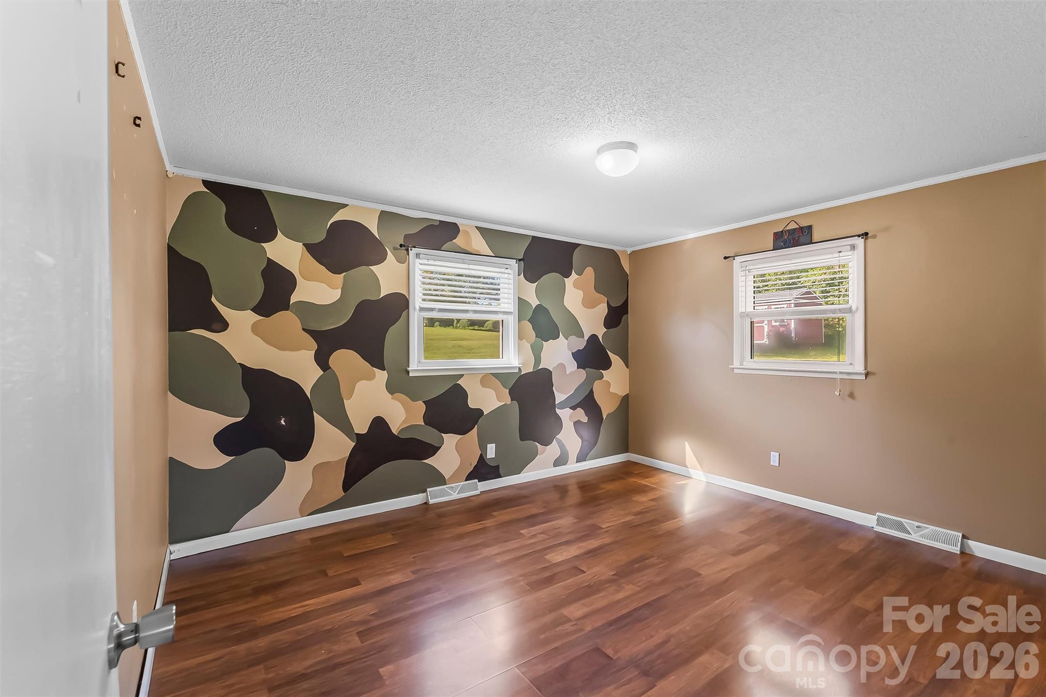 2480 Raintree Street Property Photo 18