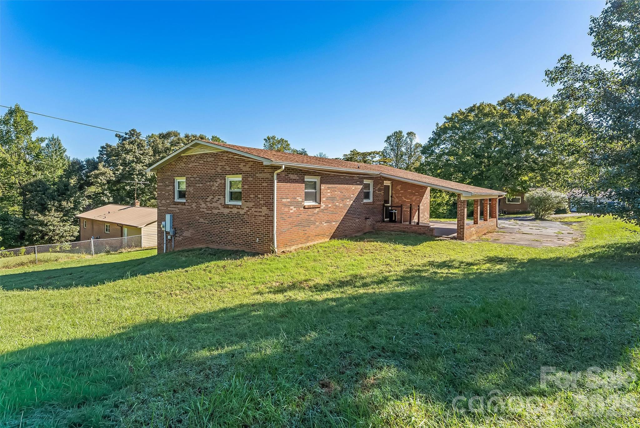 2480 Raintree Street Property Photo 23