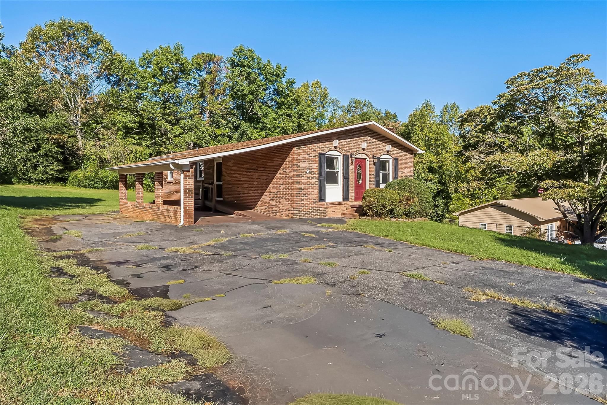 2480 Raintree Street Property Photo 28