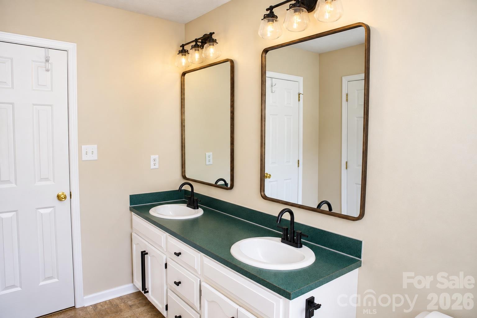 101 Antelope Drive Property Photo 28