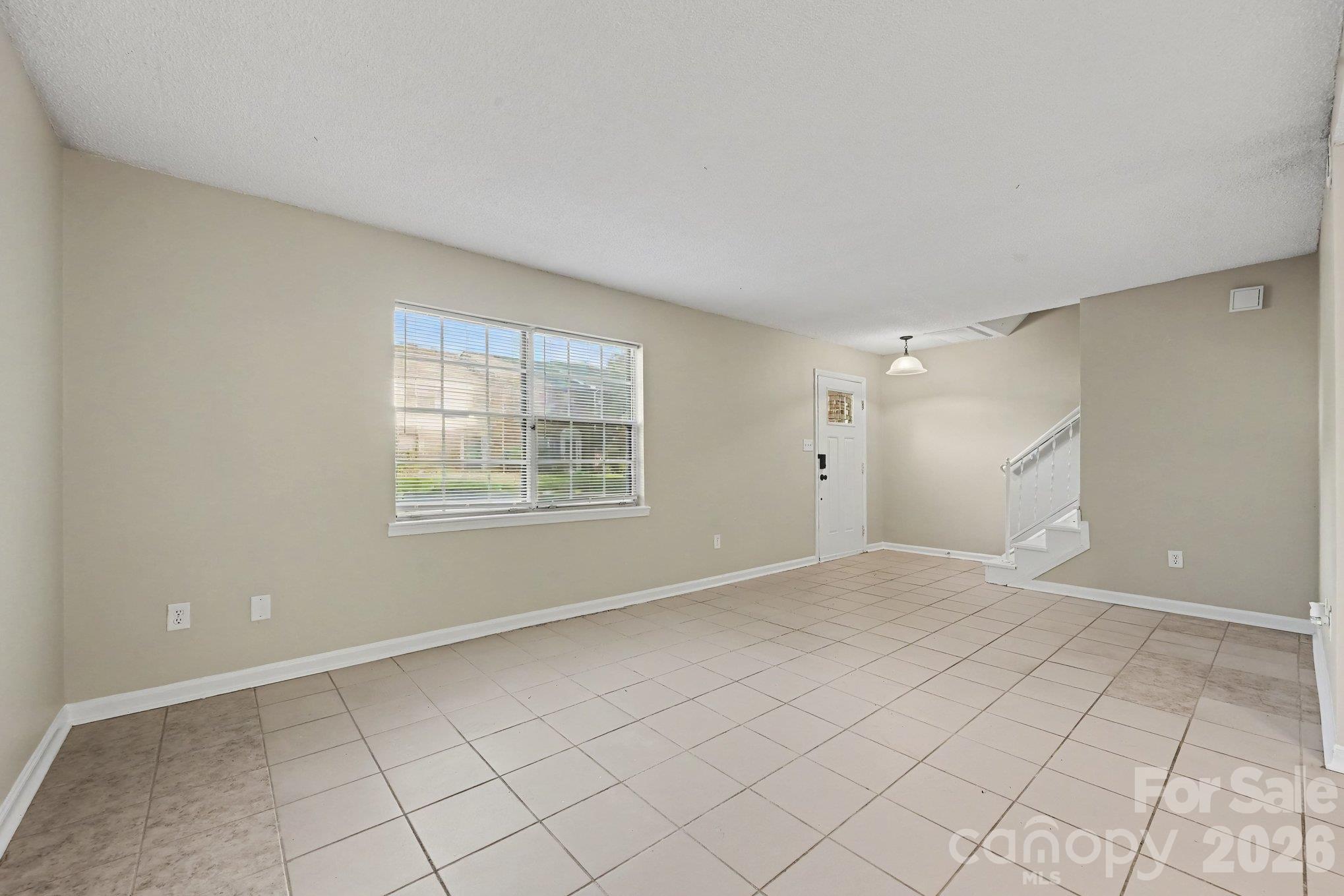 11059 Hunter Trail Lane Property Photo 2