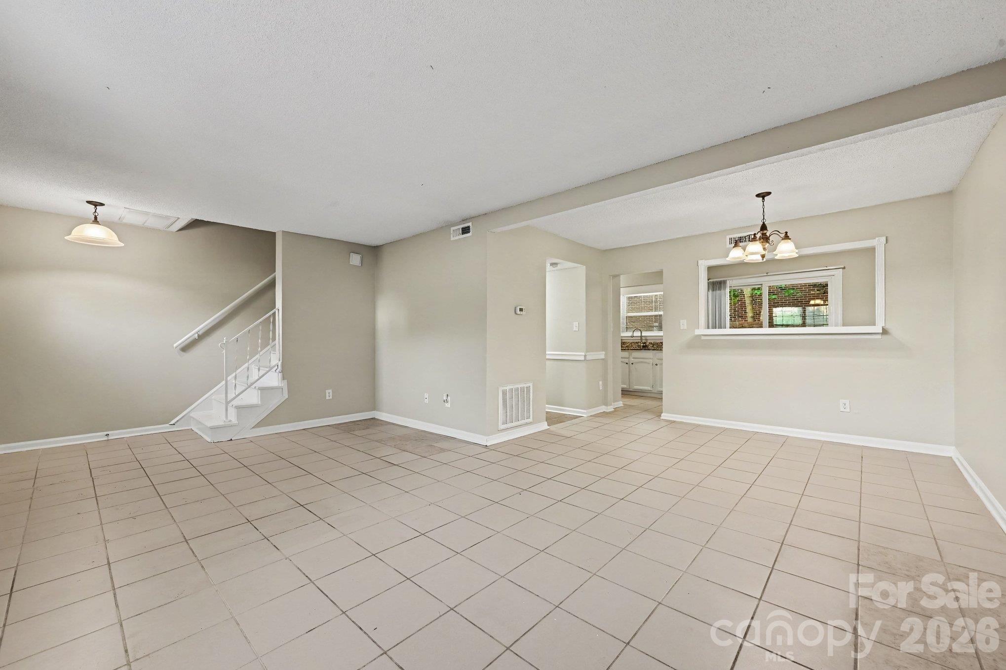 11059 Hunter Trail Lane Property Photo 4