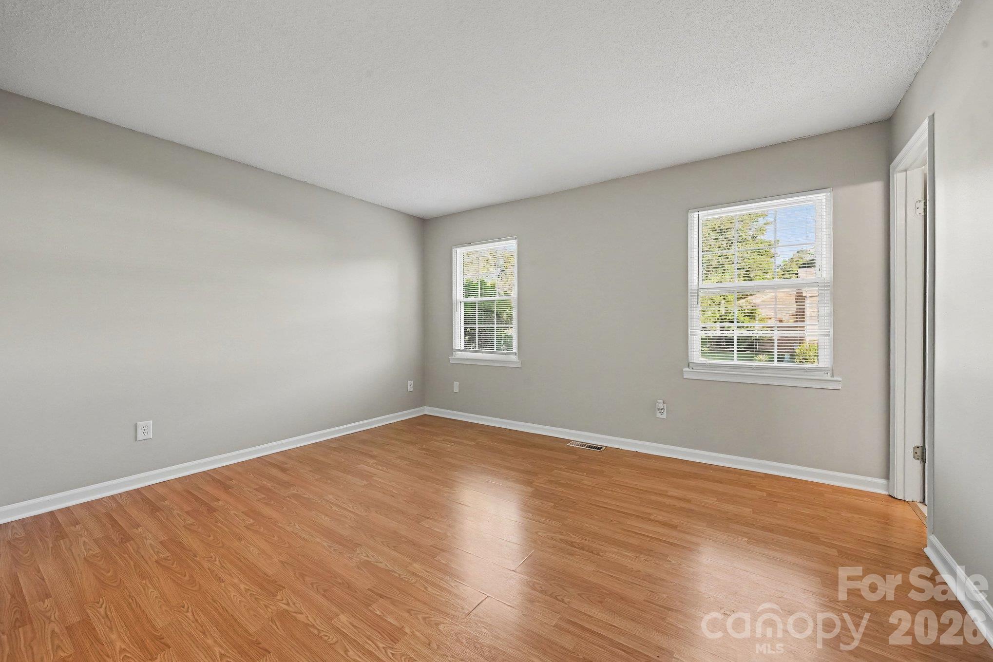 11059 Hunter Trail Lane Property Photo 8
