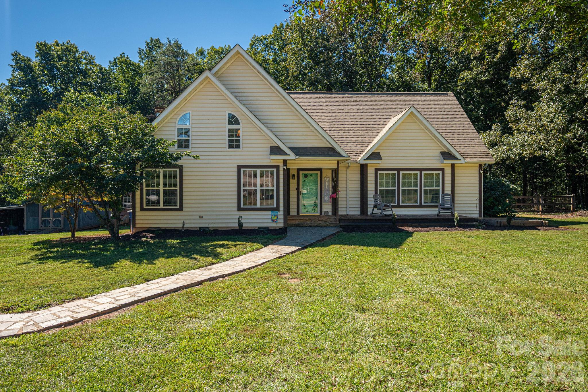 2564 Lynn Mountain Road Property Photo 2