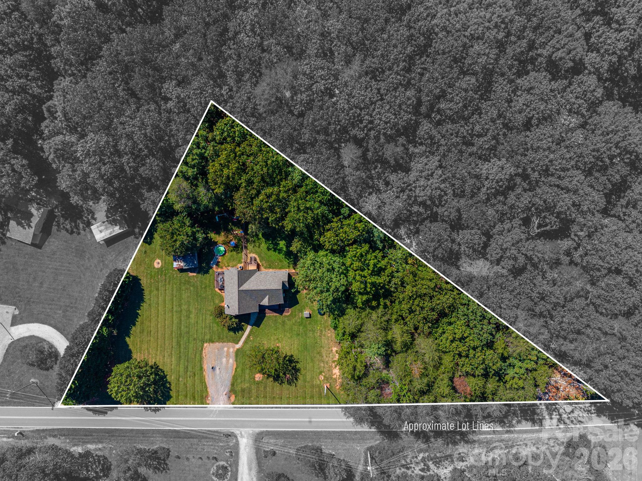 2564 Lynn Mountain Road Property Photo 3