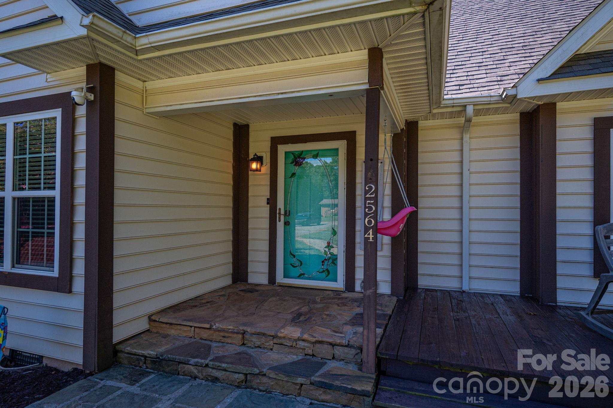 2564 Lynn Mountain Road Property Photo 4