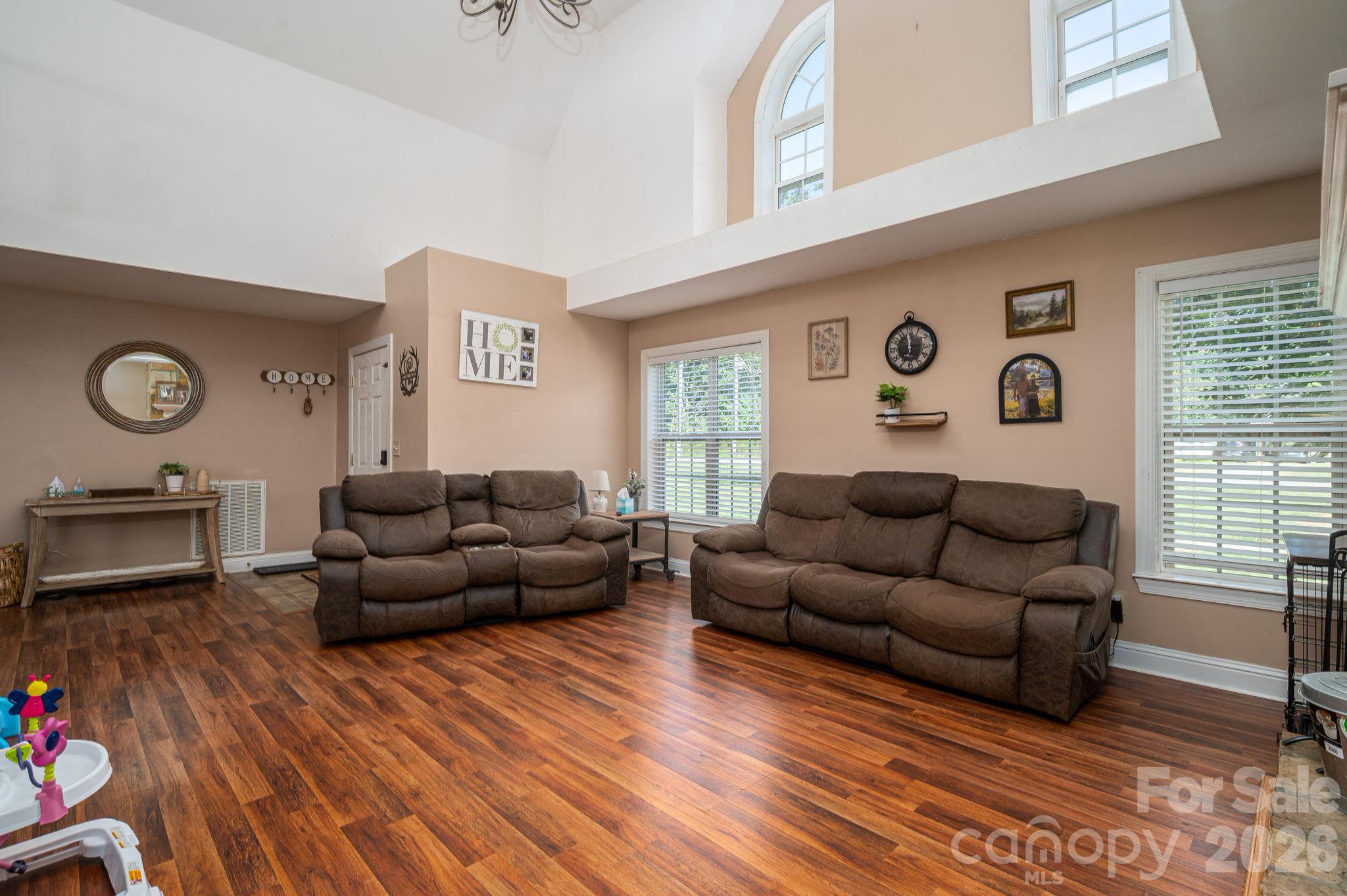 2564 Lynn Mountain Road Property Photo 5