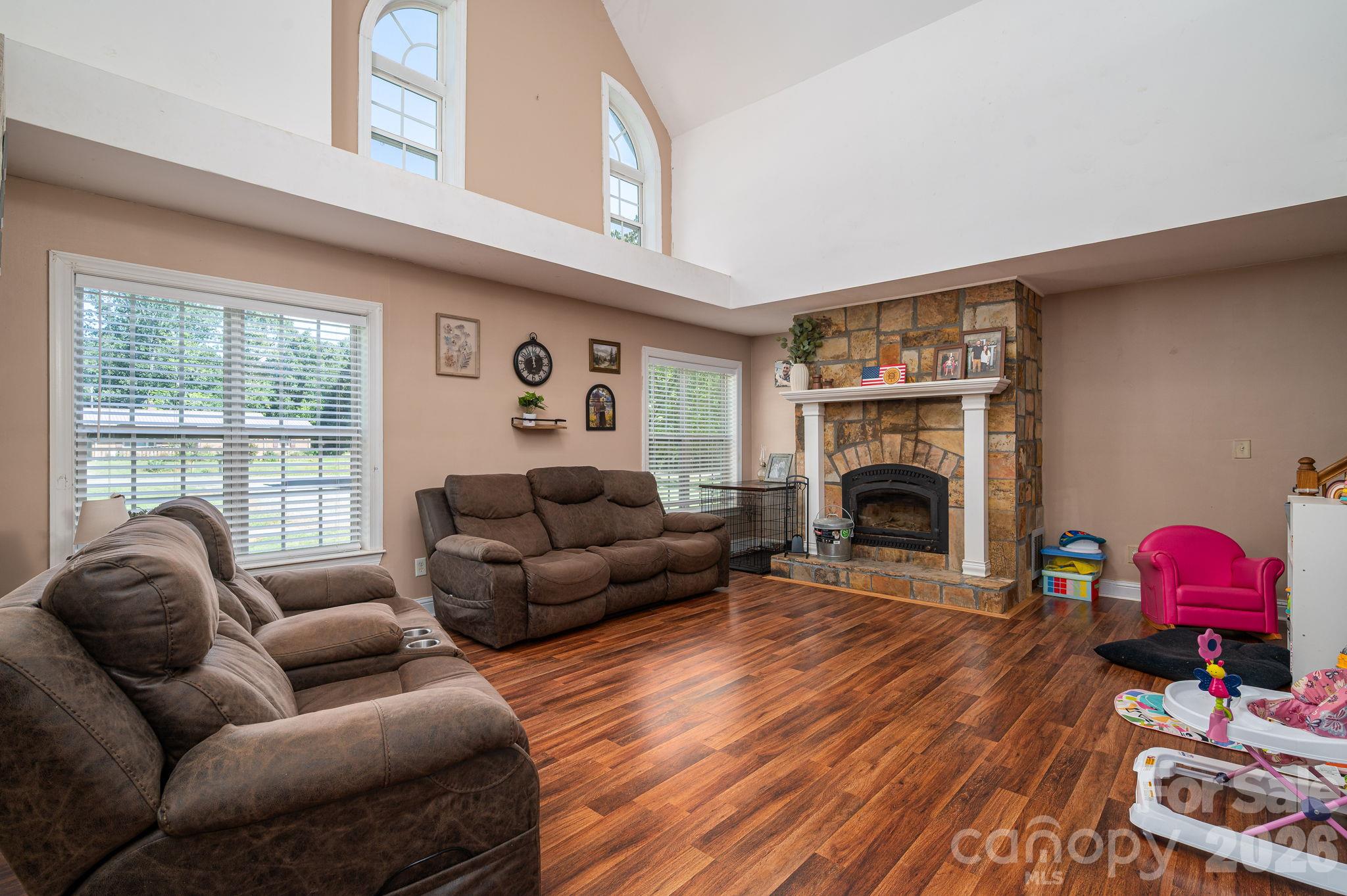 2564 Lynn Mountain Road Property Photo 6