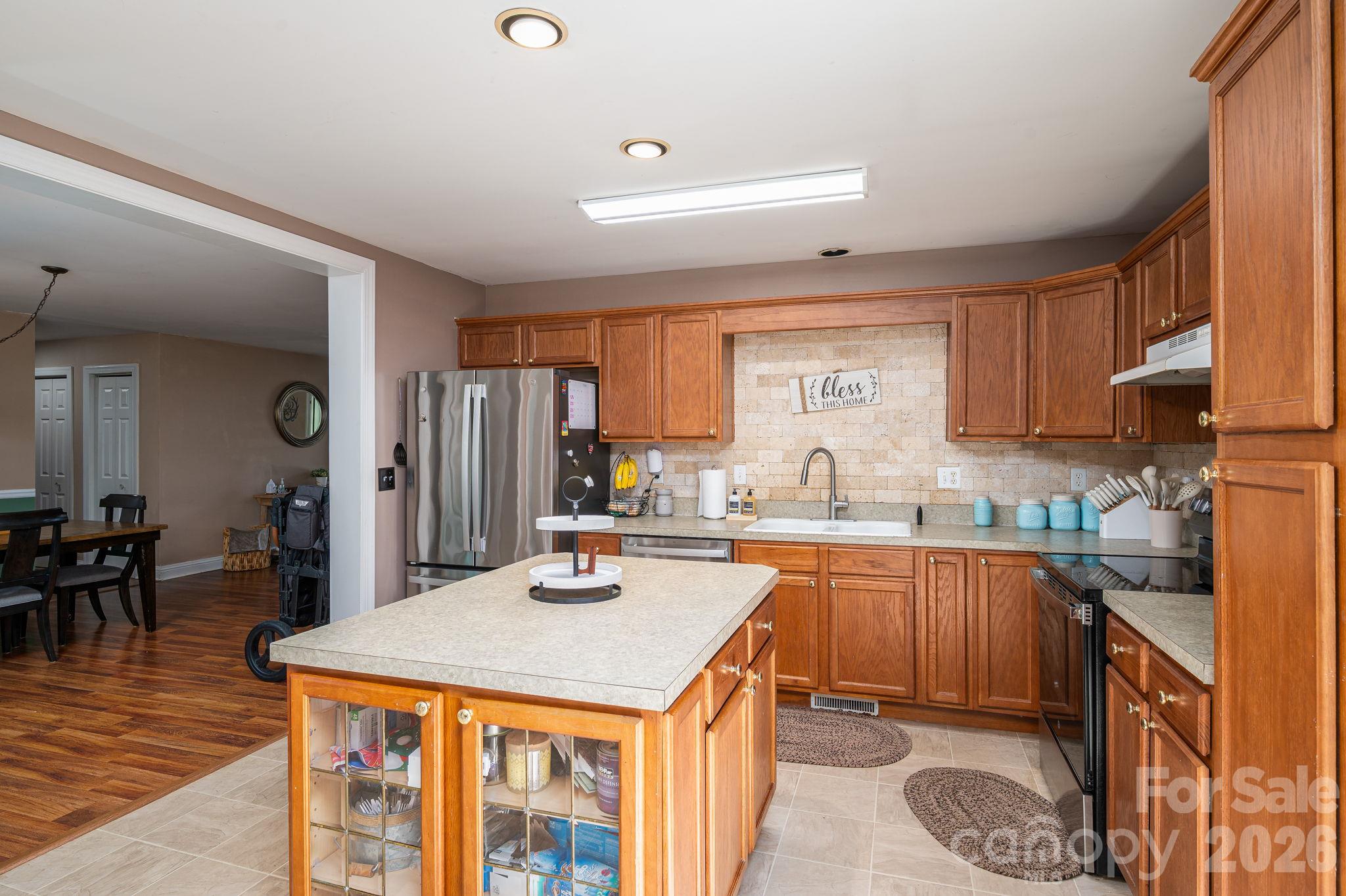 2564 Lynn Mountain Road Property Photo 12