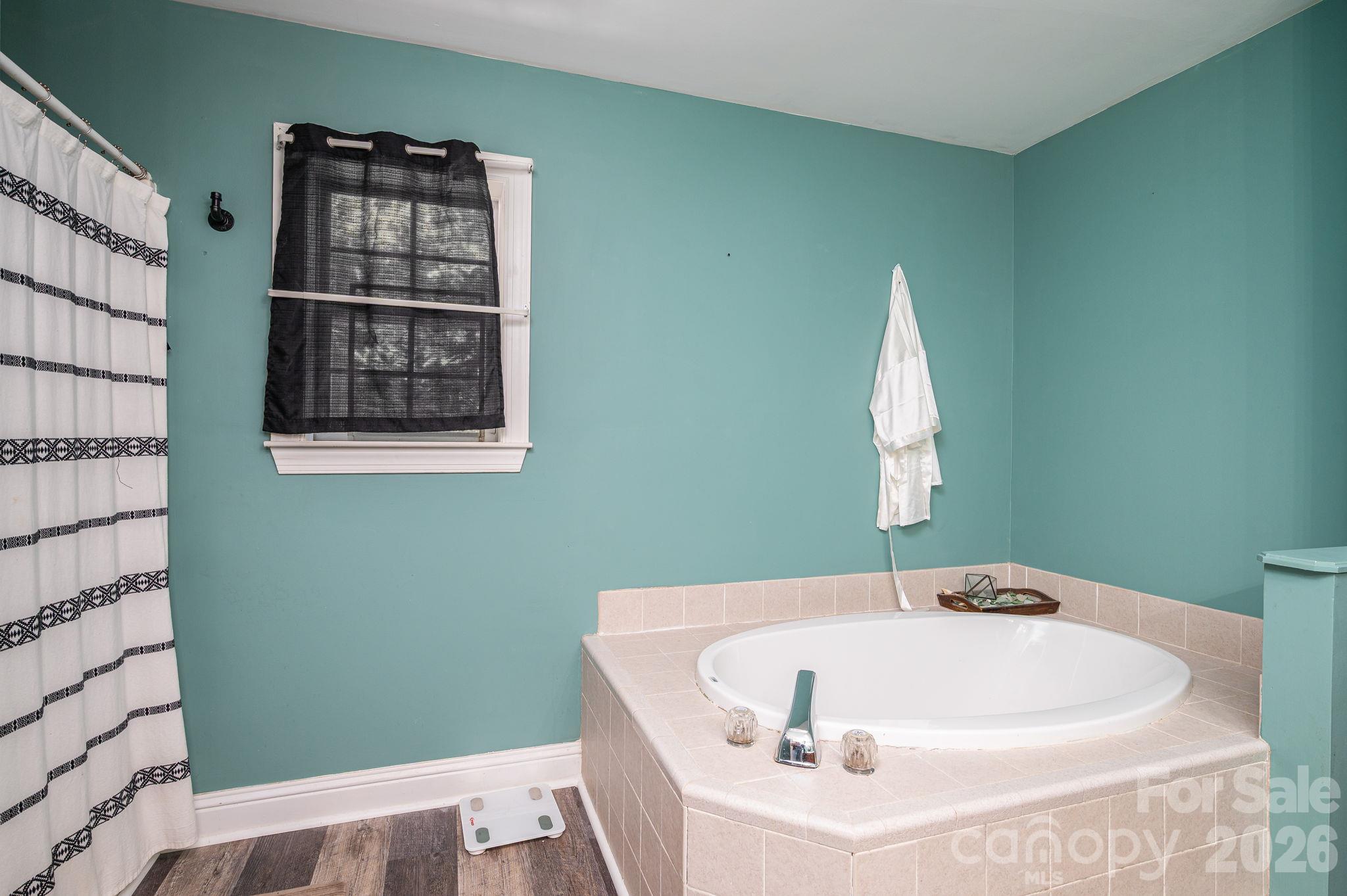 2564 Lynn Mountain Road Property Photo 18