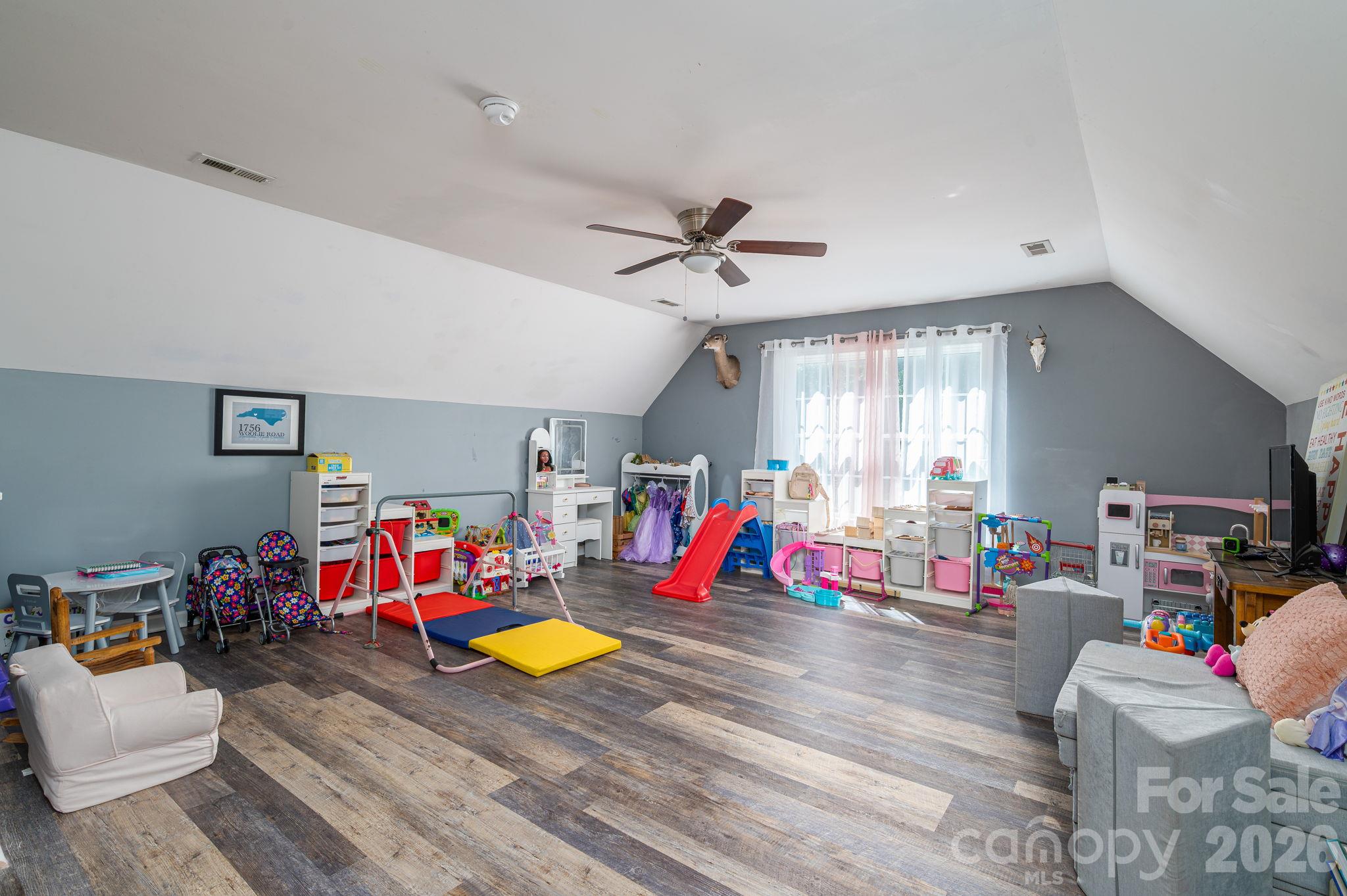 2564 Lynn Mountain Road Property Photo 21