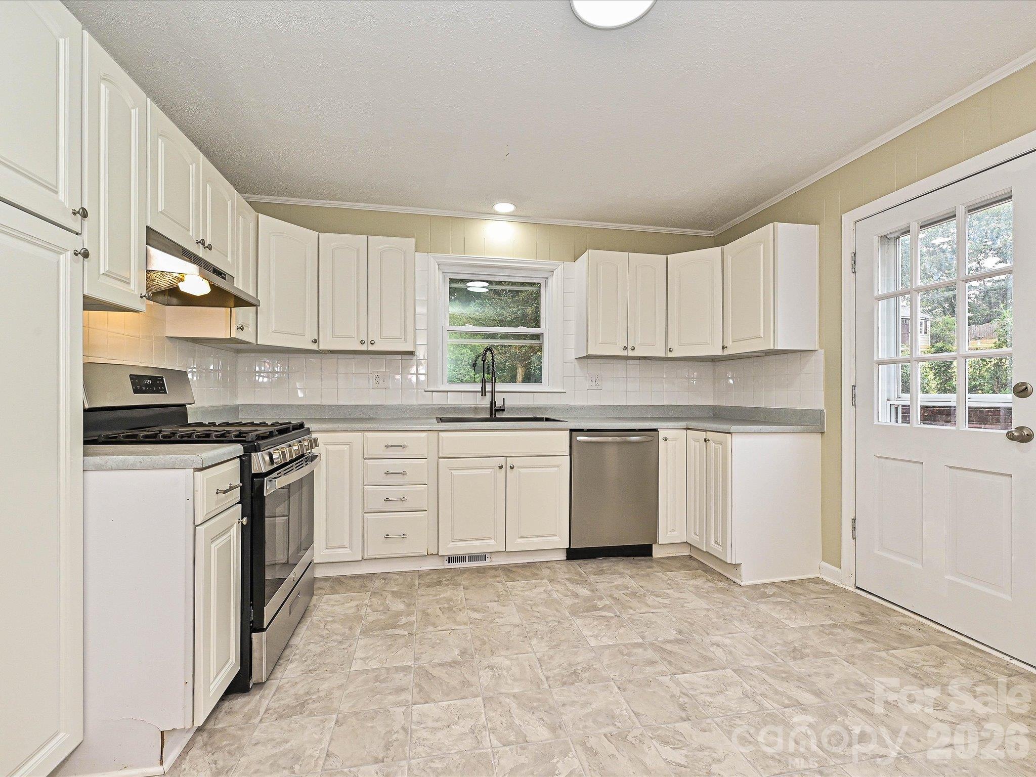 655 Greenbriar Avenue Lot 11 Blk 1 Property Photo 9