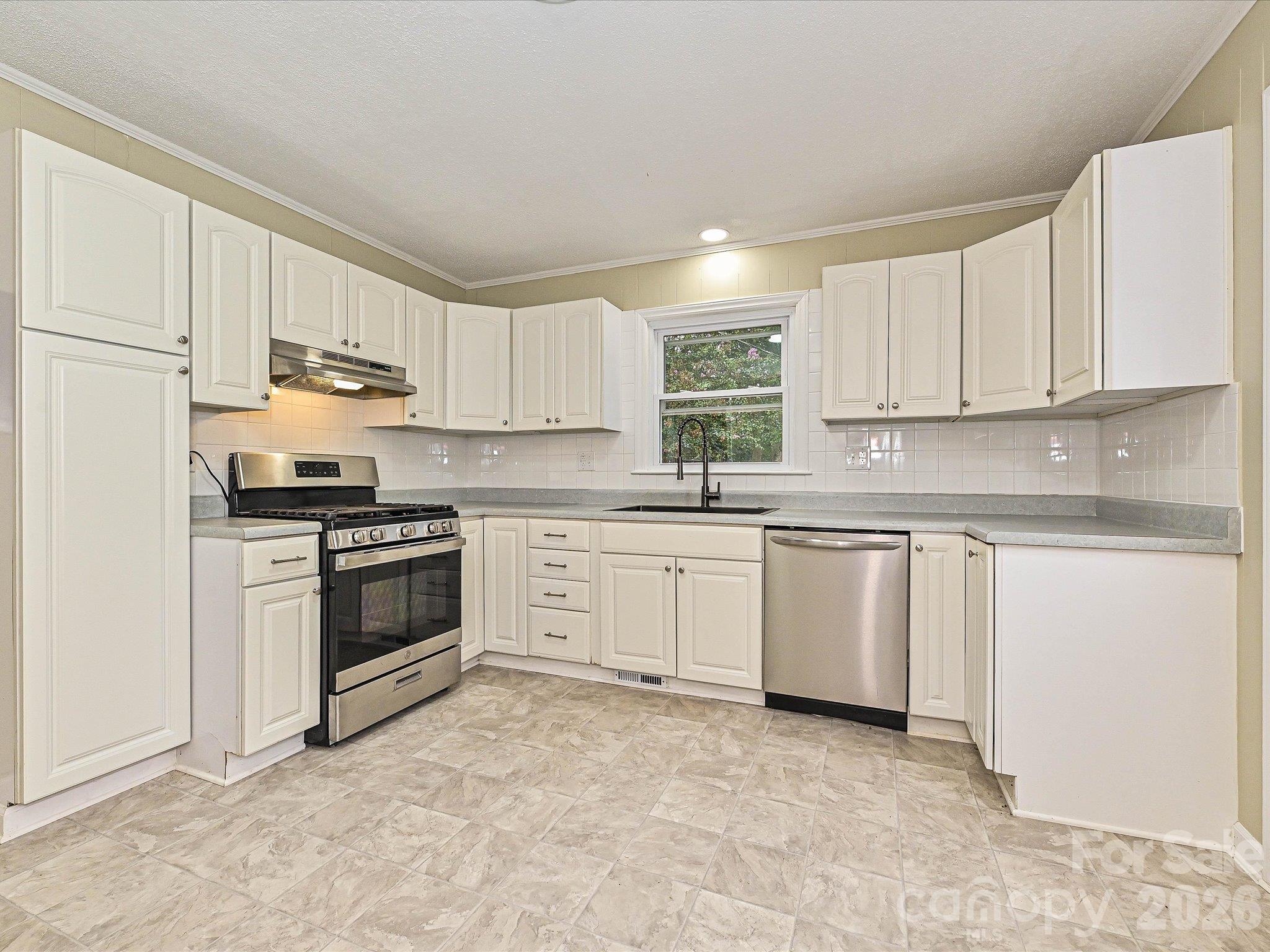 655 Greenbriar Avenue Lot 11 Blk 1 Property Photo 10