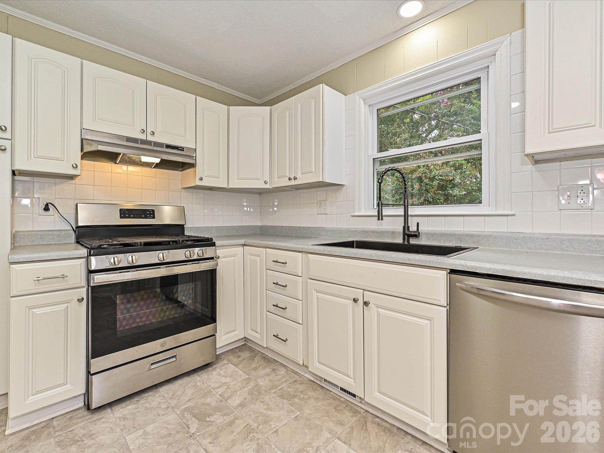 655 Greenbriar Avenue Lot 11 Blk 1 Property Photo 11