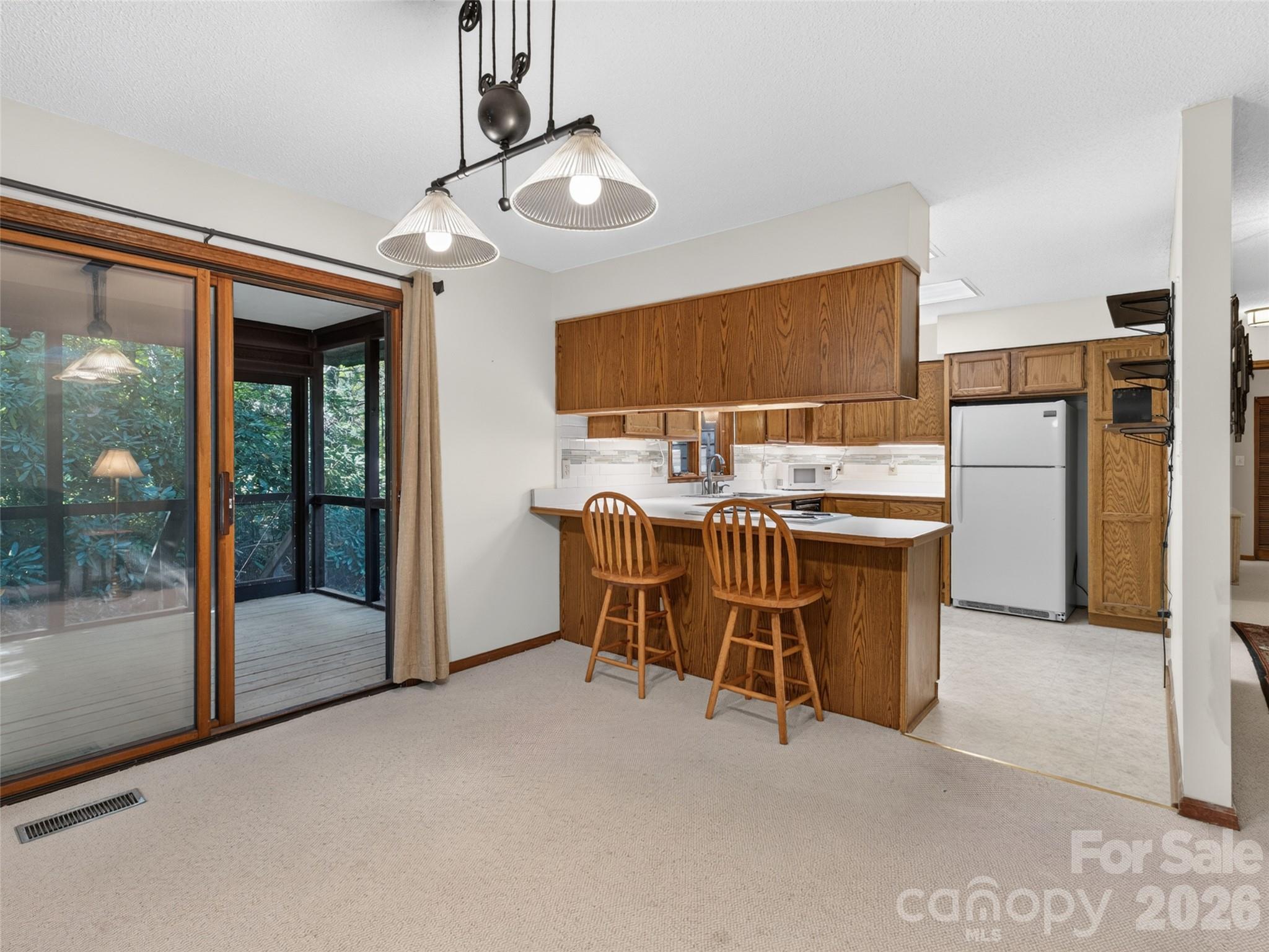 64 Surrey Lane Property Photo 7