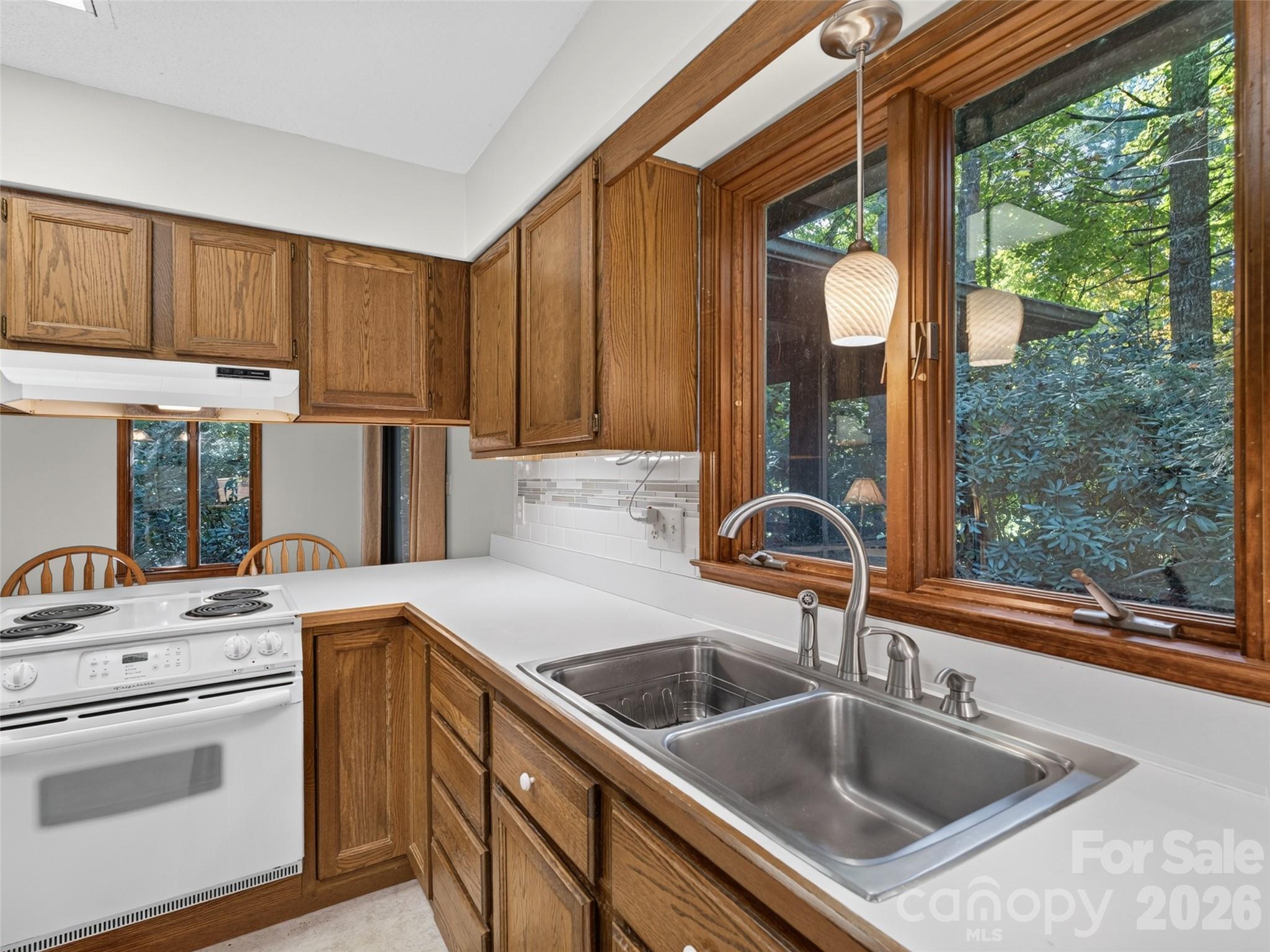 64 Surrey Lane Property Photo 15
