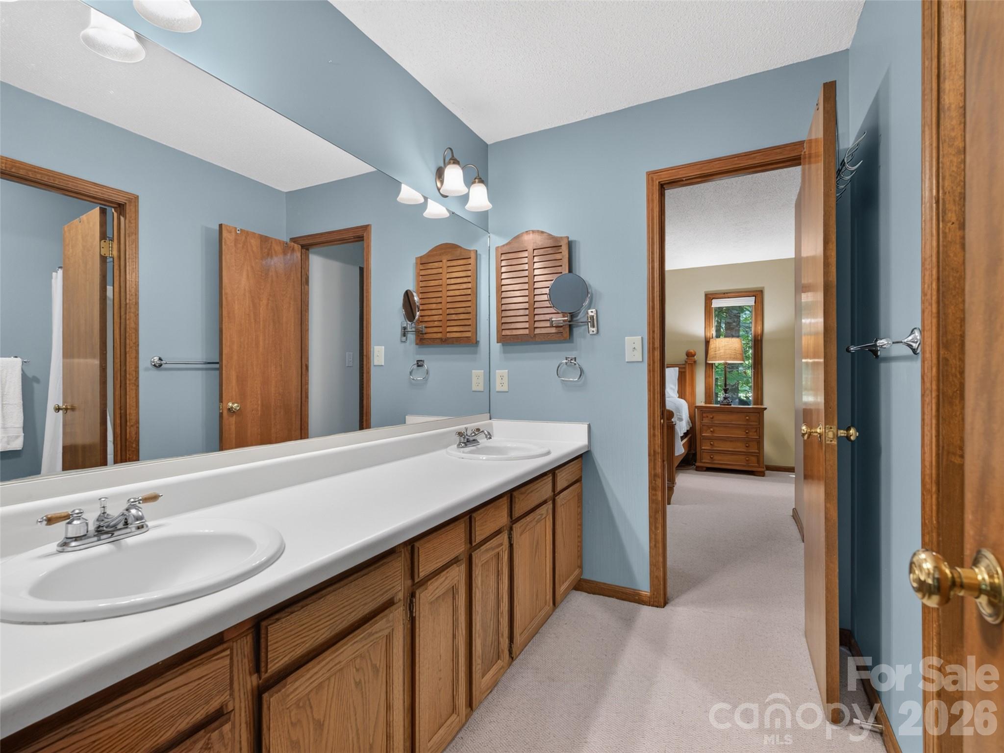 64 Surrey Lane Property Photo 28