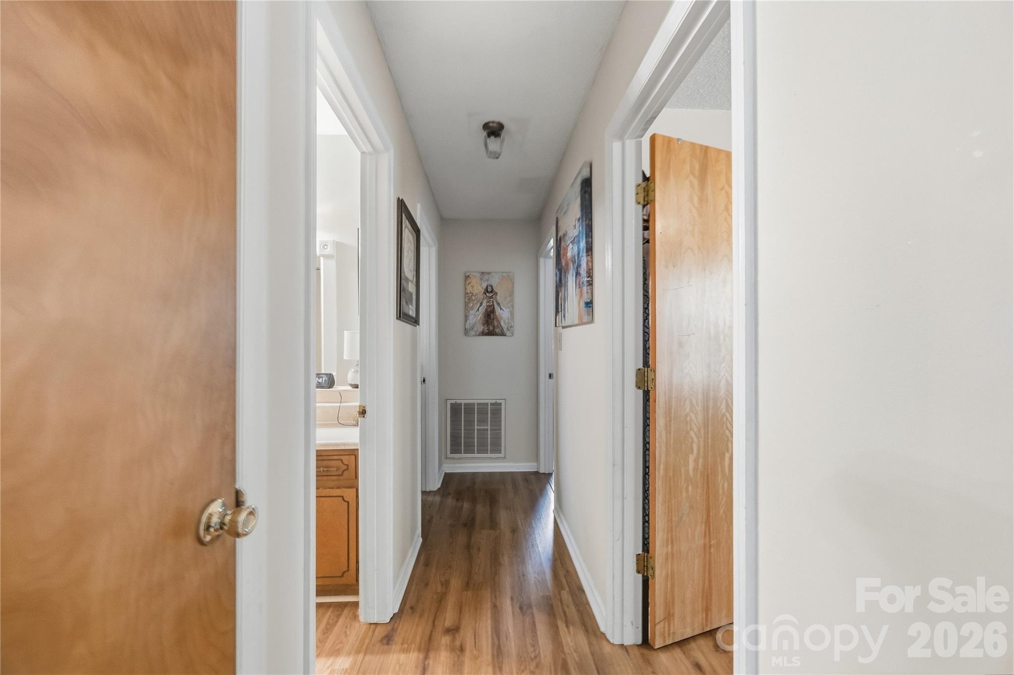 305 W Timberland Drive Property Photo 12