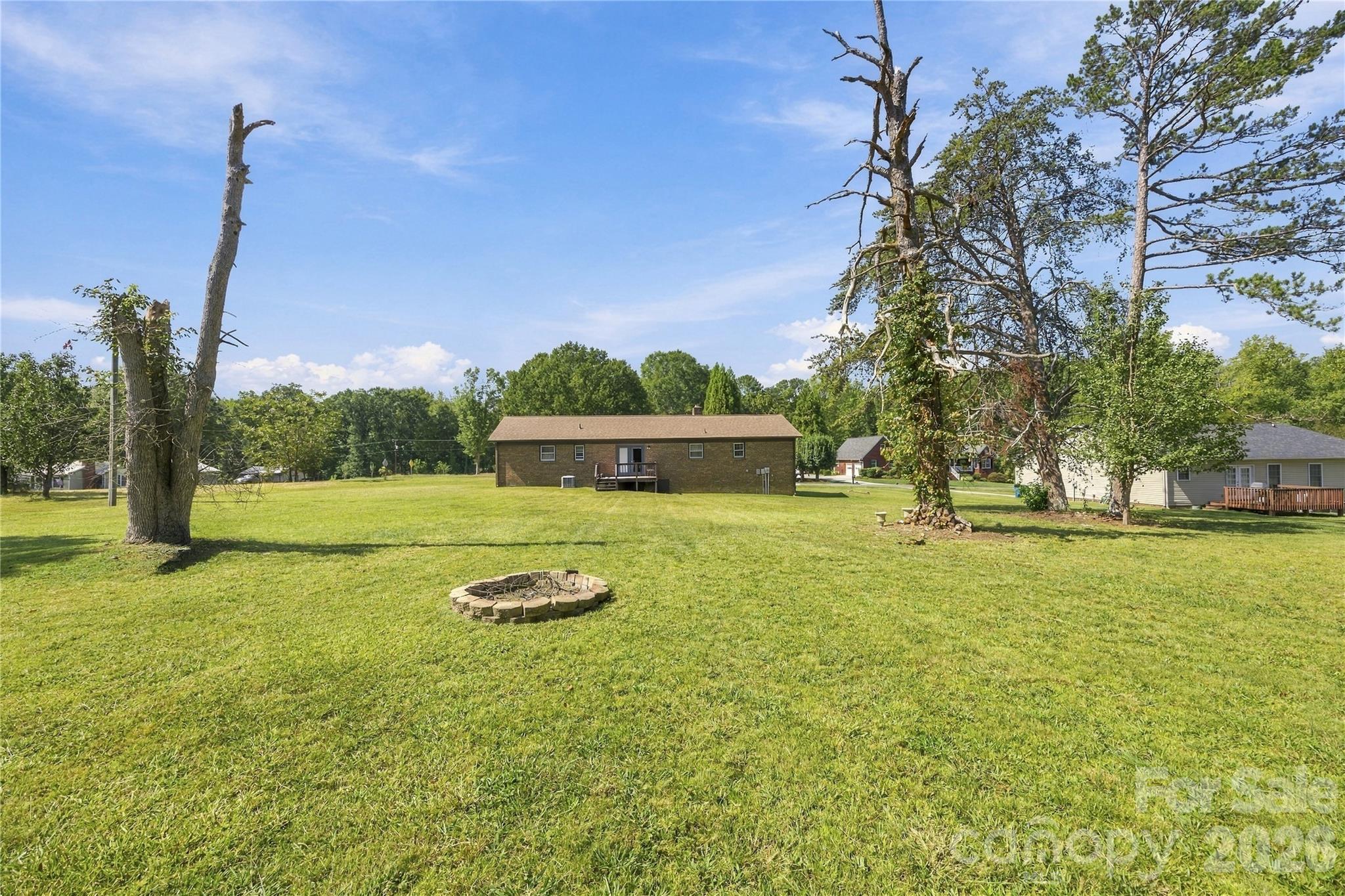 305 W Timberland Drive Property Photo 18