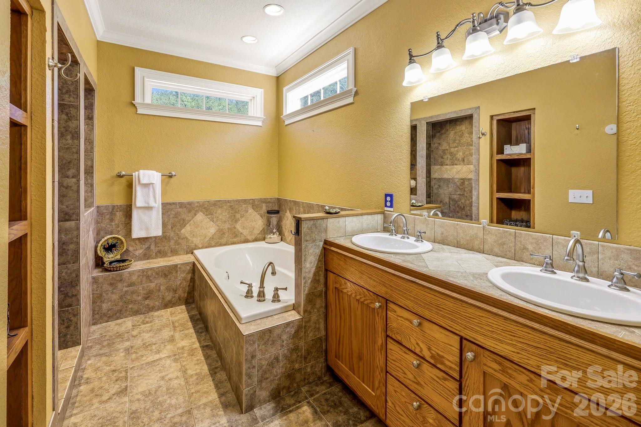 363 Twin K Drive Property Photo 12