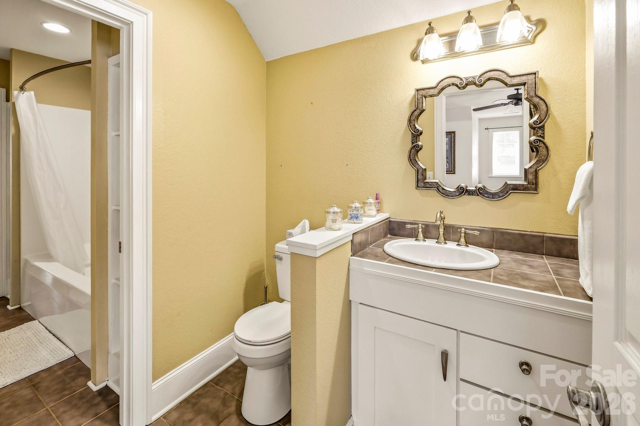 363 Twin K Drive Property Photo 18