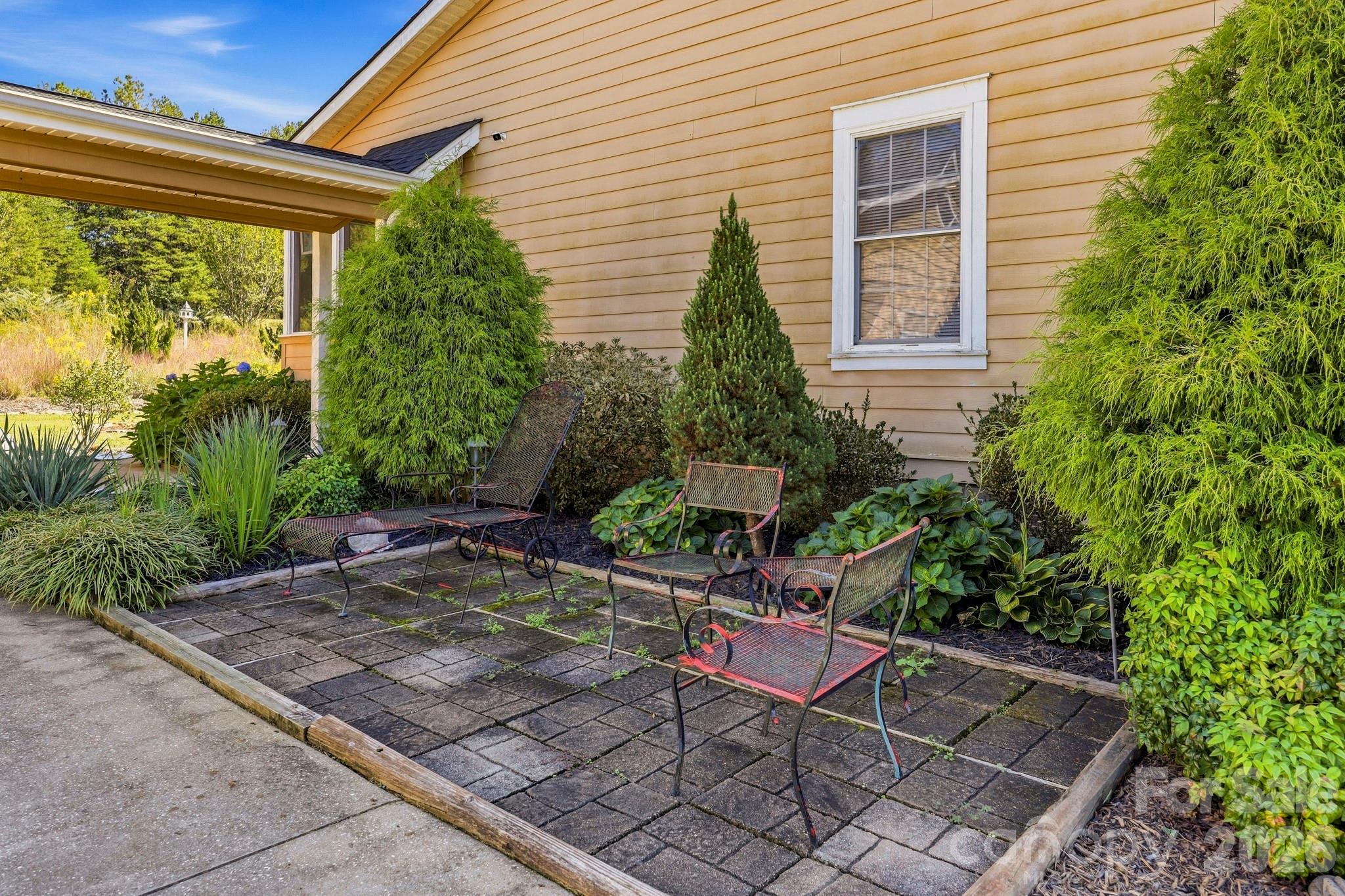 363 Twin K Drive Property Photo 31