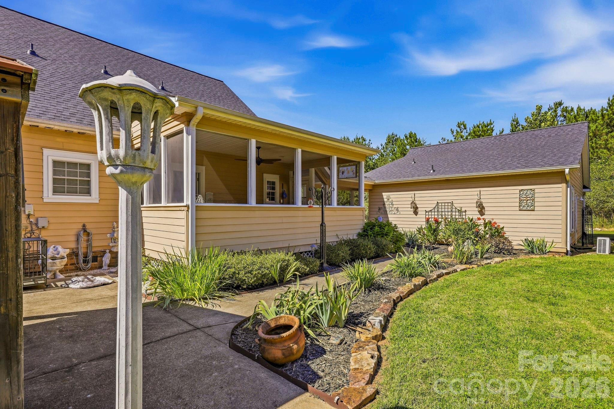 363 Twin K Drive Property Photo 32