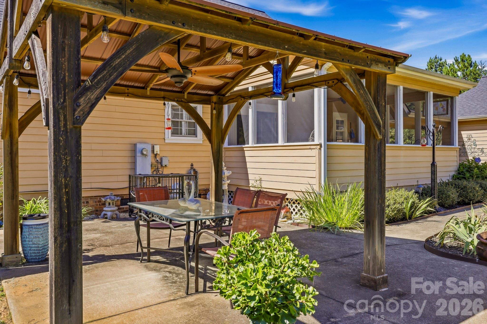 363 Twin K Drive Property Photo 33