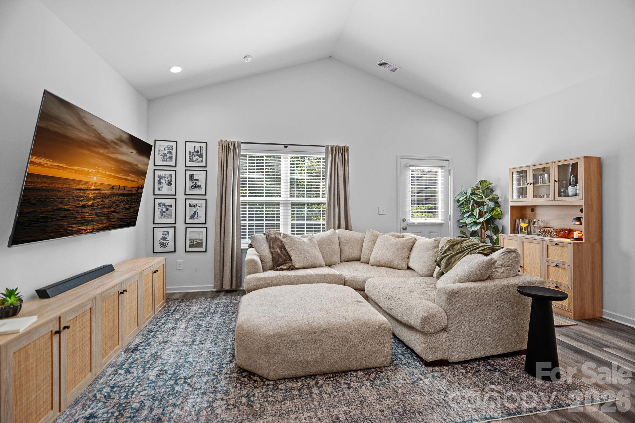 521 Porter Street Property Photo 7