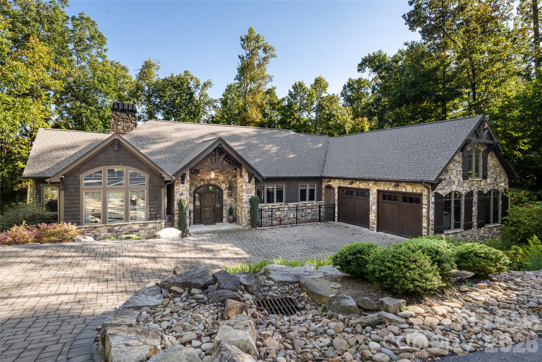 2 Cherokee Orchard Court Property Photo 1