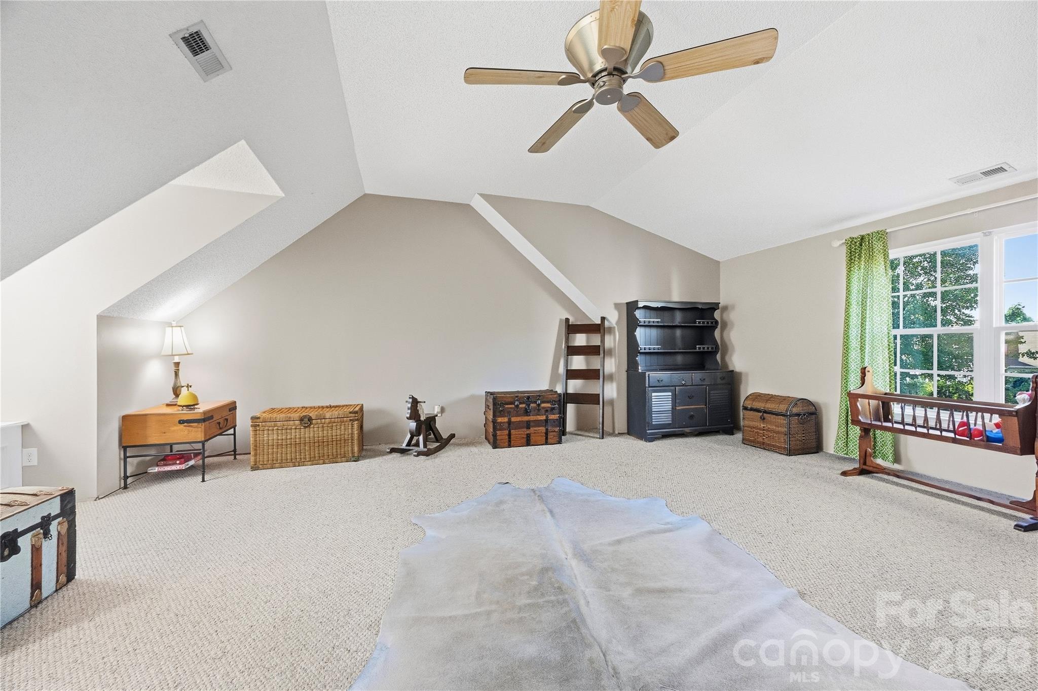 7541 Sparkleberry Drive Property Photo 4